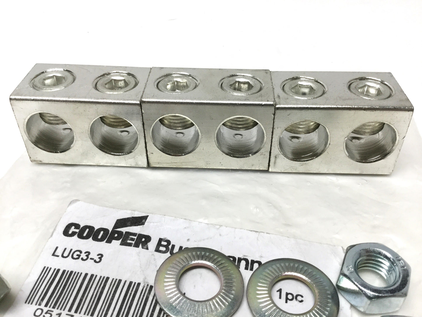 New – Open box Cooper Bussmann LUG3-3 Terminal Lug Kit, 3-Pole, 400A, 2x #6AWG-350MCM Wires