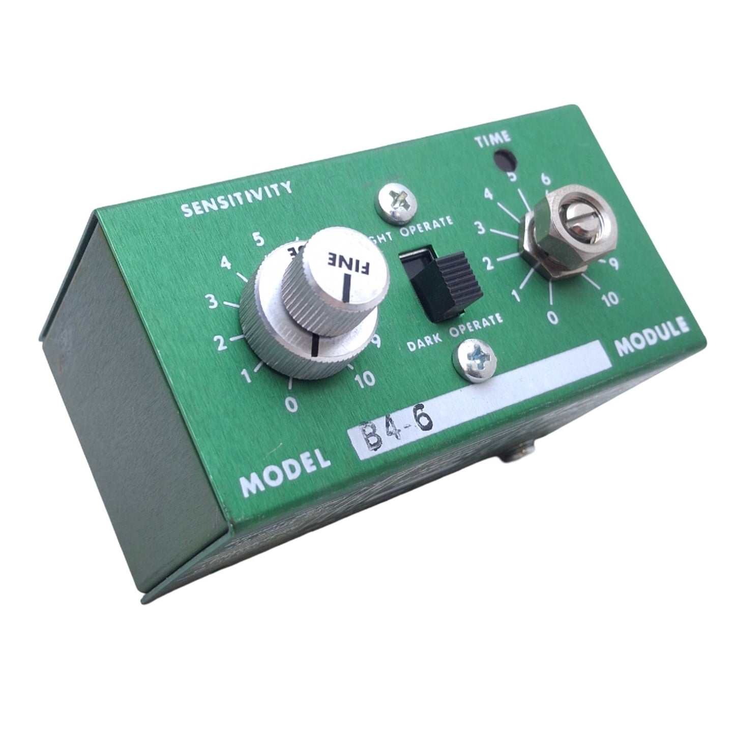 Used Banner B4-6 Photoelectric Amplifier 11-14VAC/12-18VDC Input, 15VDC Output