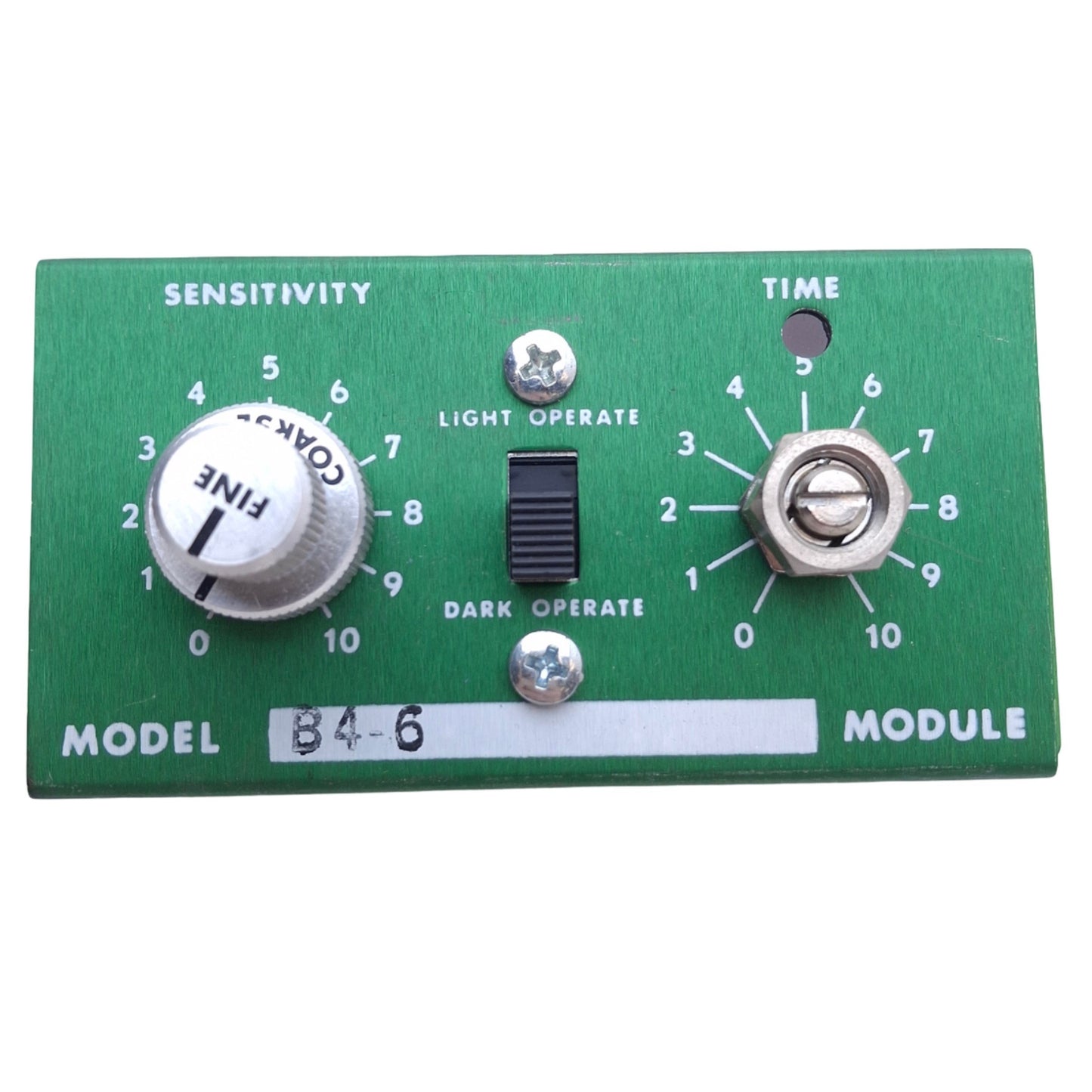 Used Banner B4-6 Photoelectric Amplifier 11-14VAC/12-18VDC Input, 15VDC Output