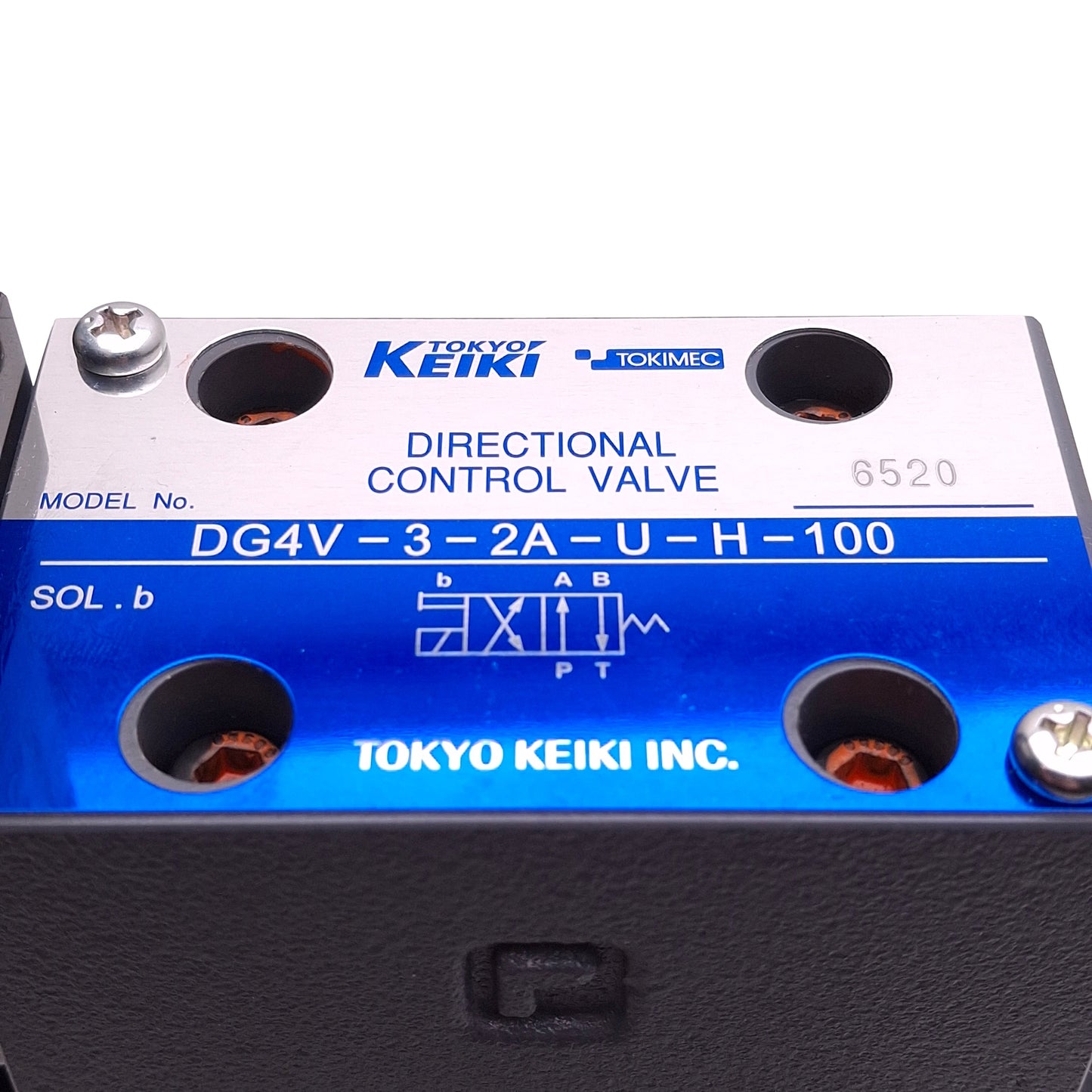 New Tokyo Keiki DG4V-3-2A-U-H-100 Solenoid Valve, 35MPa, 3/8in NPT, 24VDC Coil