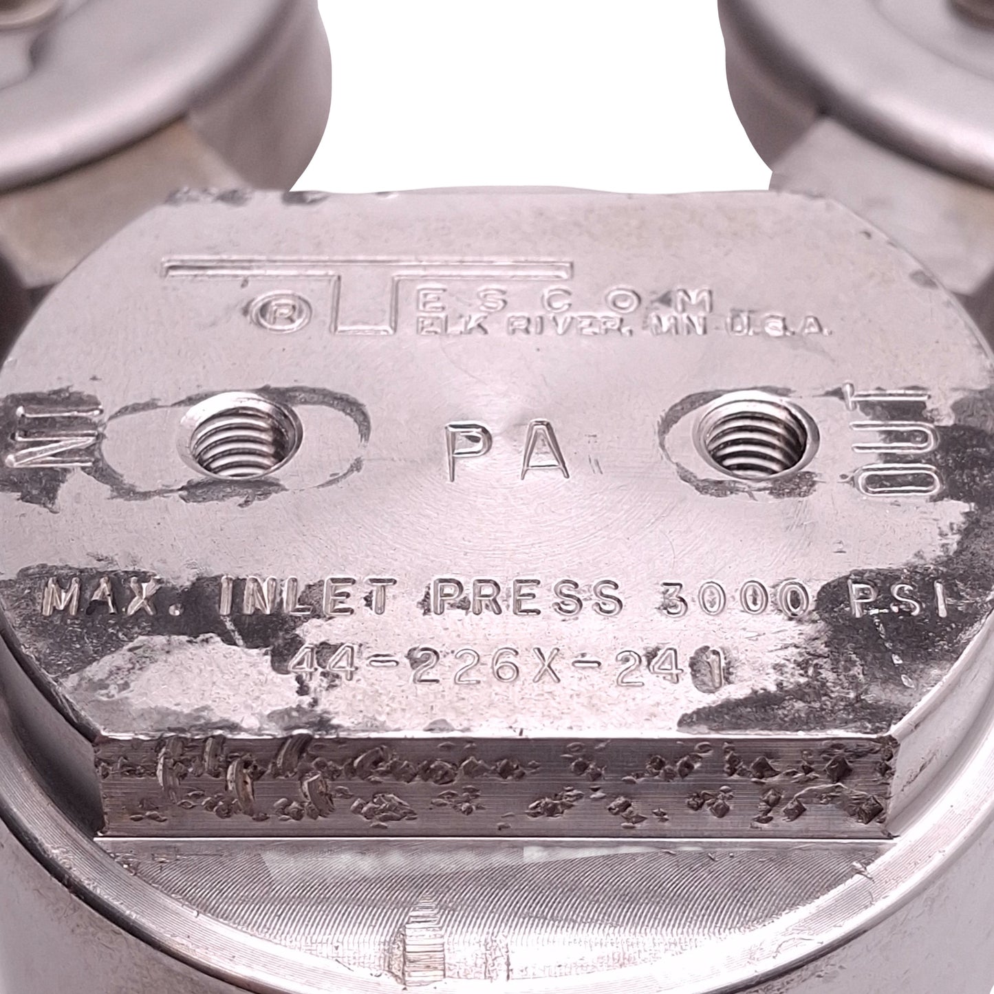 Used Spectra Gases Tescom 44-226X-241 Gas Regulator, 3000psi In, 50psi Set, 1/4in NPT