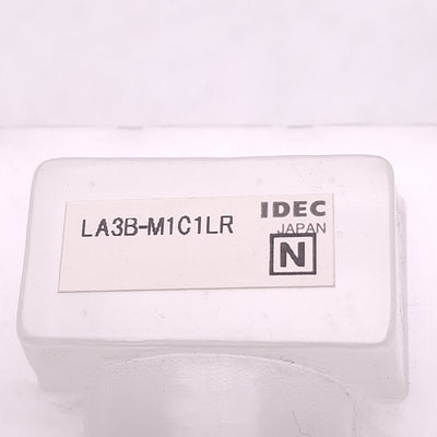 New Idec LA3B-M1C1LR Red Momentary Pushbutton, 25mm, SPDT, 125VAC/30VDC 0.1A