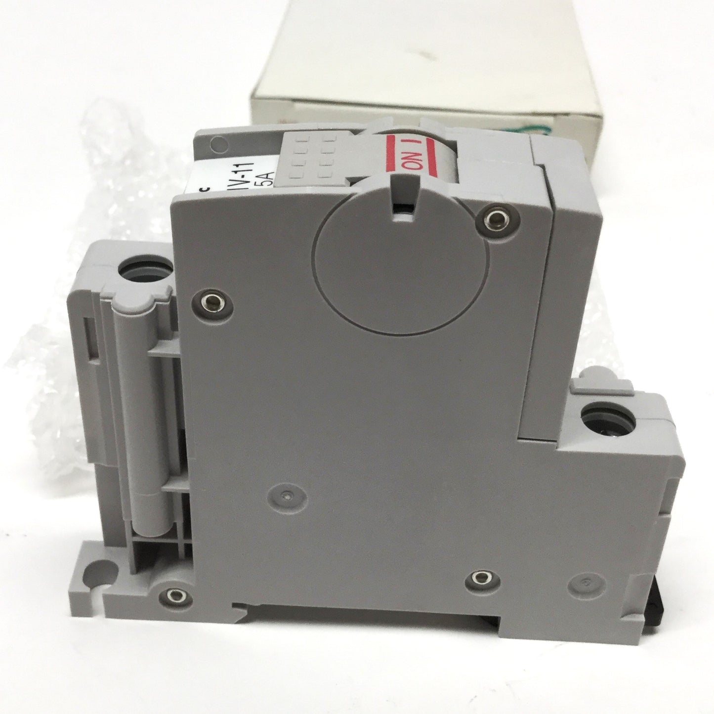 New Idec NC1V-1100F-5AM Circuit Breaker, 1-Pole, Slow Trip Delay 5A 250VAC, DIN Rail