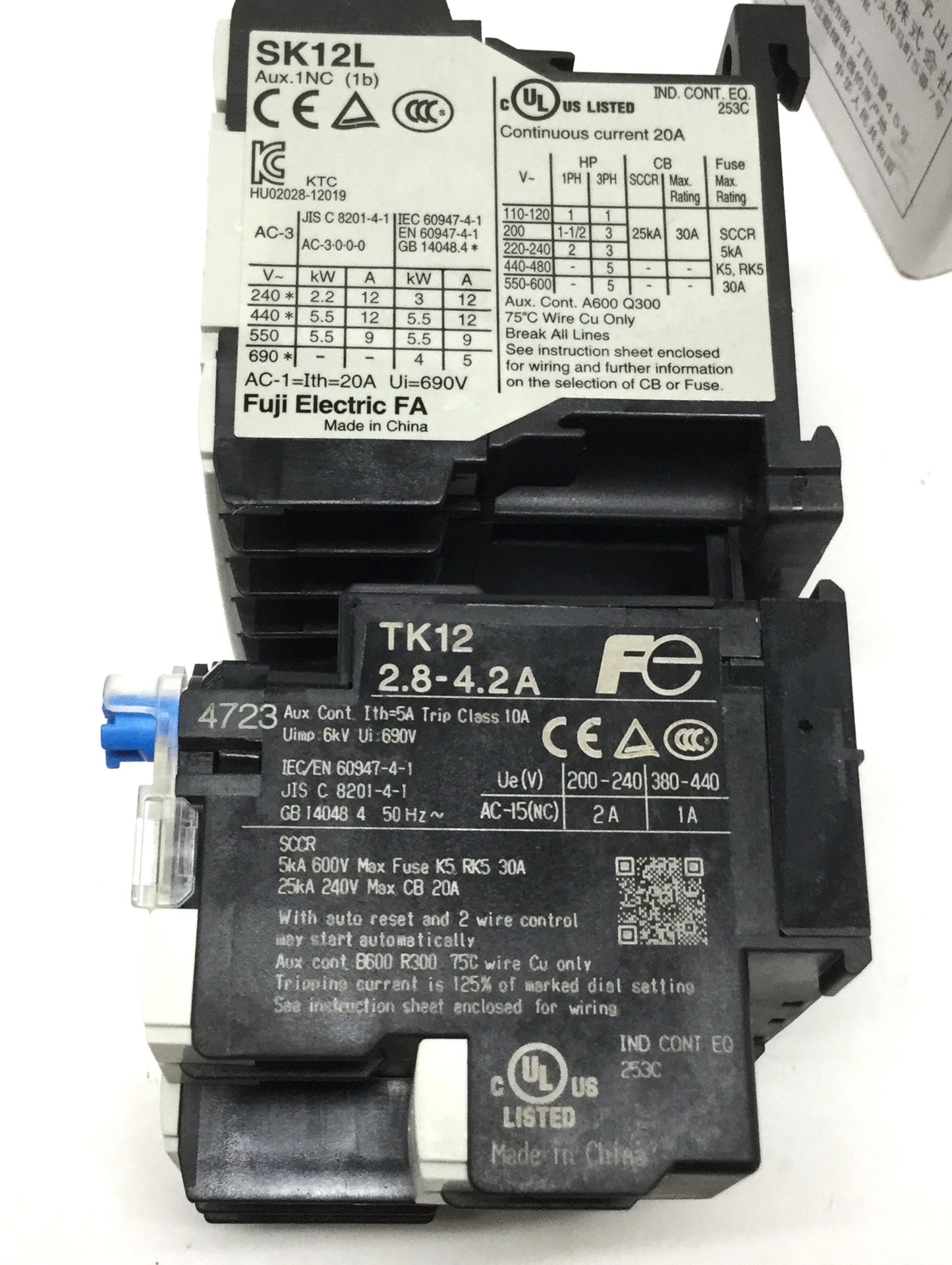 New Fuji SK12LW-E01K2P8 Magnetic Switch, 3-Pole+1NC, 2.8-4.2A Overload Relay, 24VDC