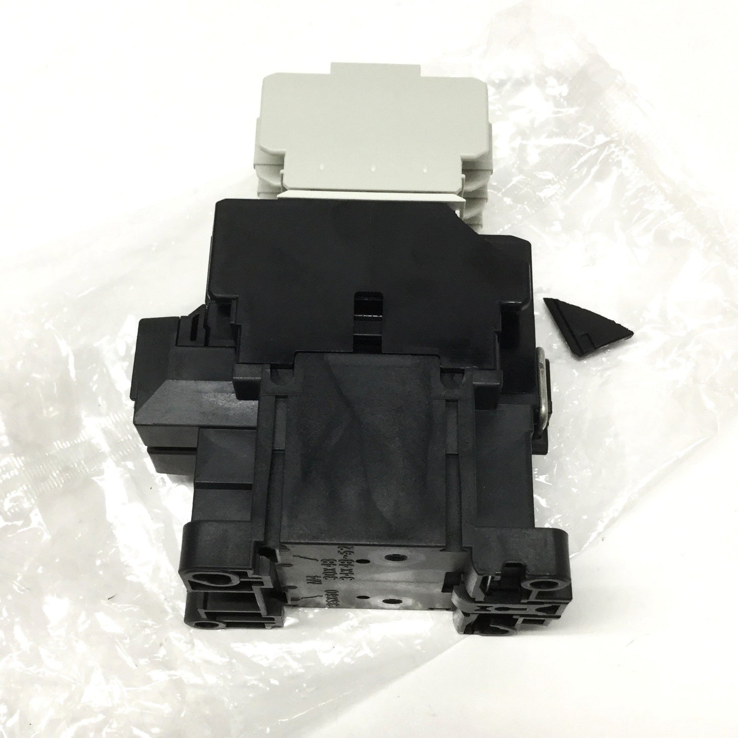 New – Open box Fuji SH-4 Industrial Relay Contactor, 8NO, 10A 600VAC, 200VAC Coil *Broken Rib*