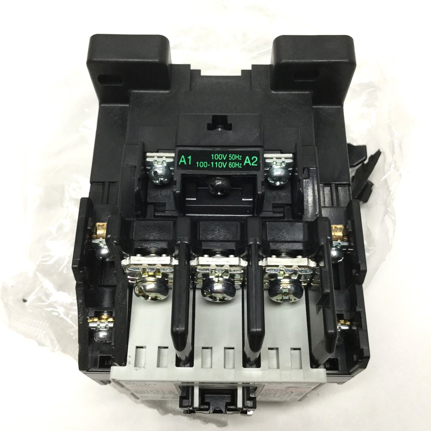 New – Open box Fuji SC-N1 Magnetic Contactor, 50A, 3-Pole, 2NO-2NC Aux, 100VAC *Broken Ribs*