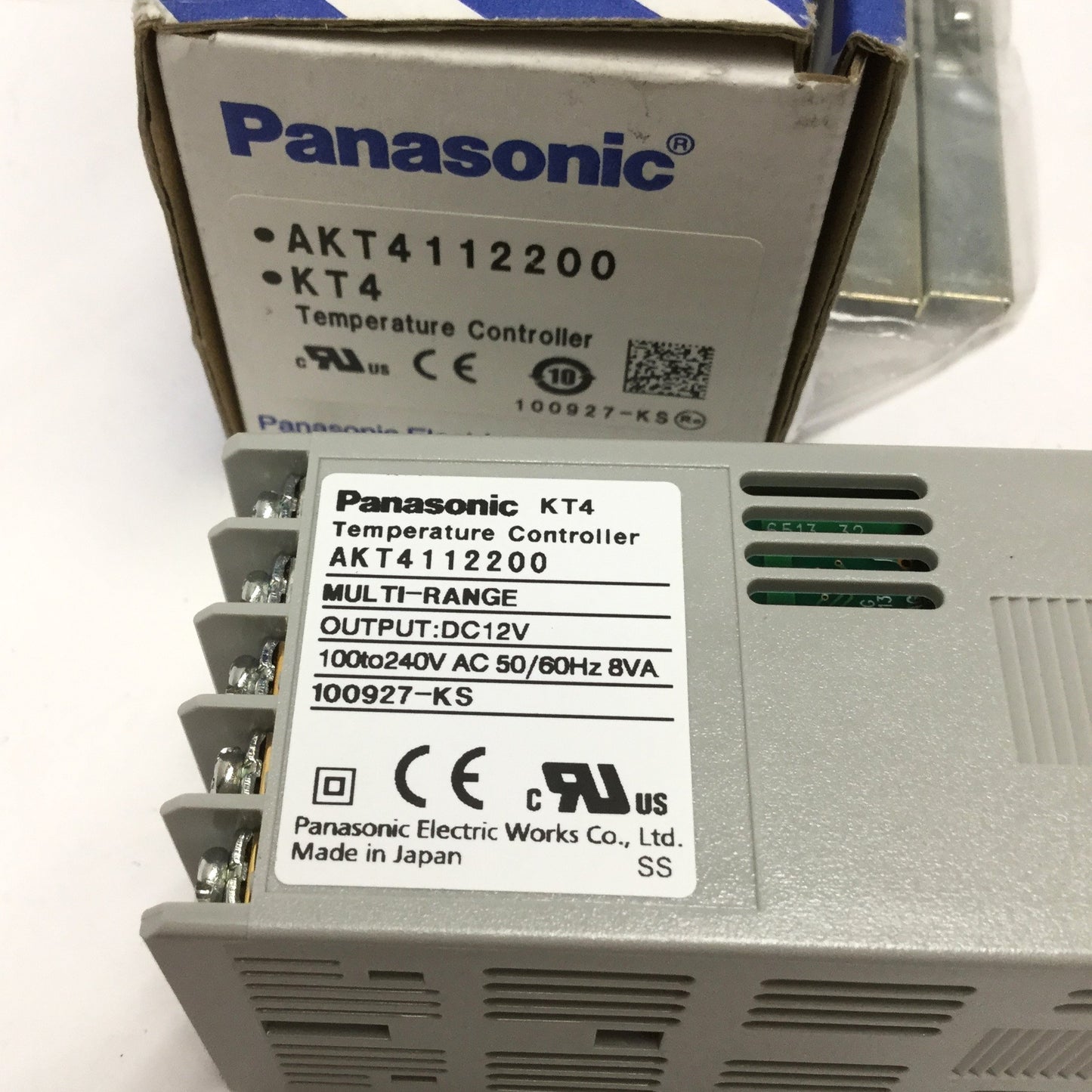 New Panasonic AKT4112200 KT4 Process Temperature Controller 100-240VAC, 12VDC Output