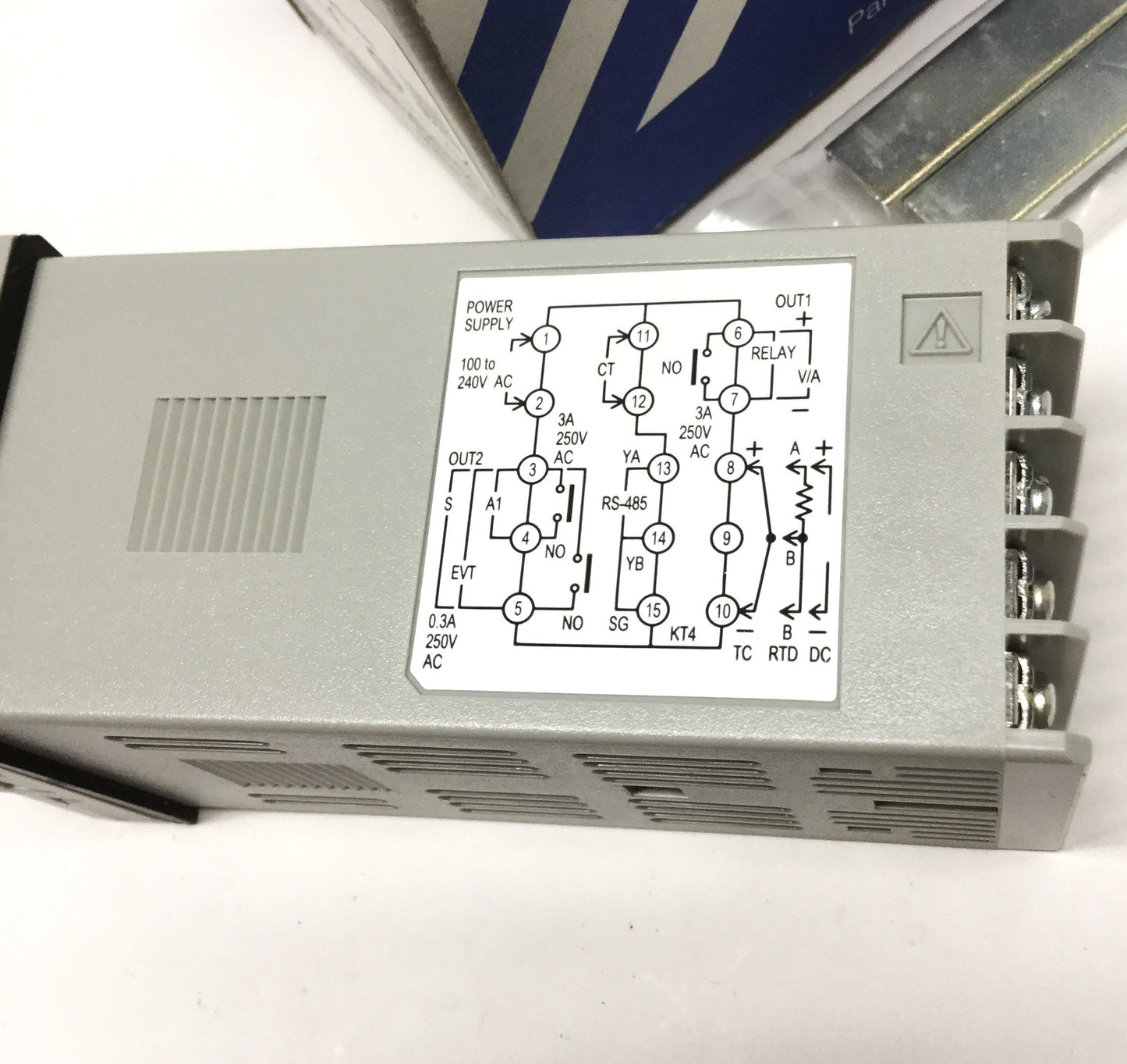 New Panasonic AKT4112200 KT4 Process Temperature Controller 100-240VAC, 12VDC Output