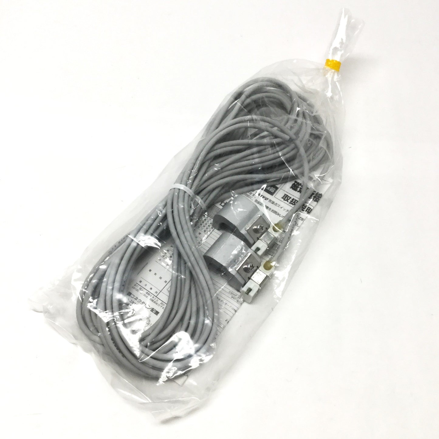 New Lot of 2 Taiyo R36 AX115 Magnetic Proximity Switches 2-Wire 5-30VDC/5-120VAC, 5m