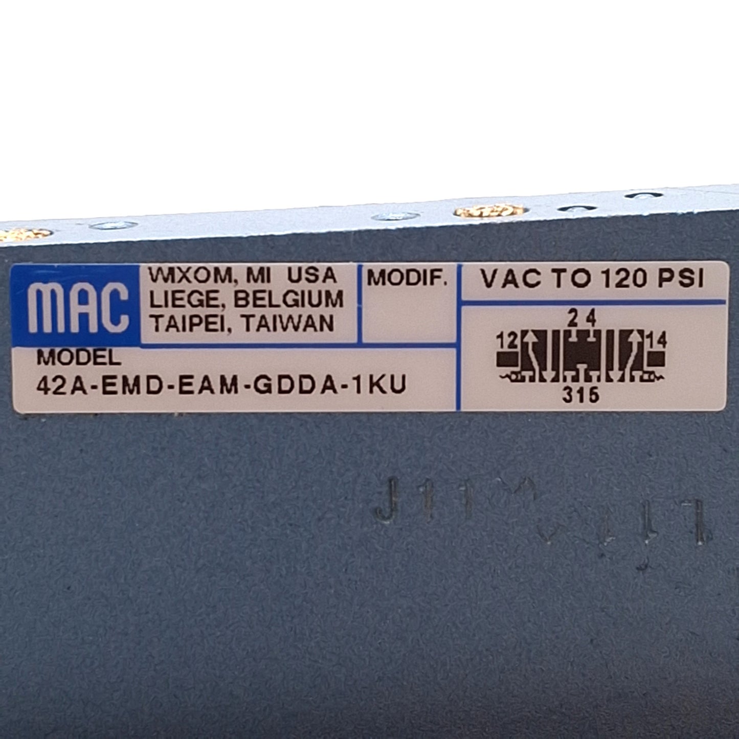 Used MAC 42A-EMD-EAM-GDDA-1KU Solenoid Valve, 5/3-Way, 120psi, 1/4in NPT, 24VDC Coil