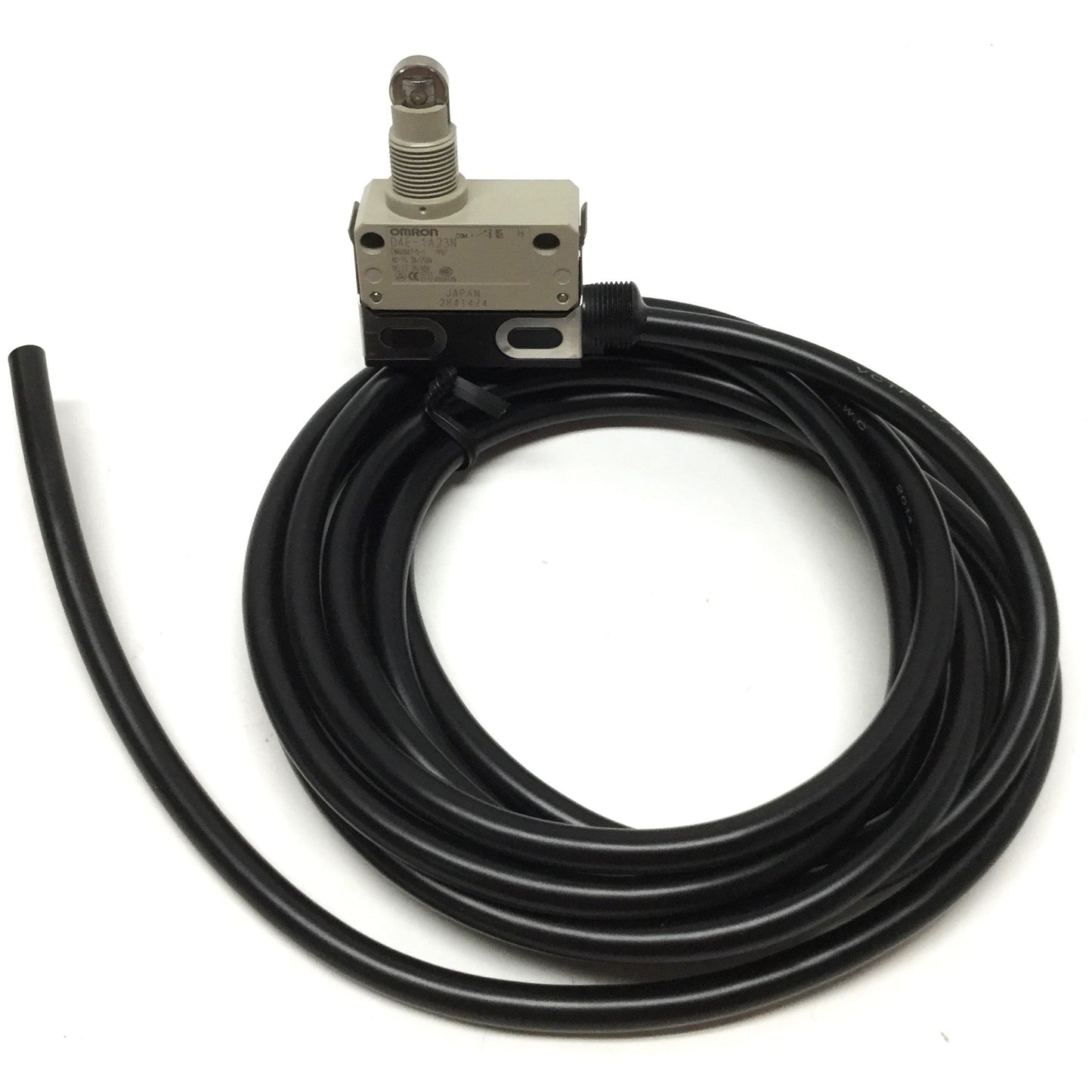 New – Open box Omron D4E-1A23N Oil-Resistant Roller Plunger Limit Switch, SPDT, 5A@125VAC, 3m