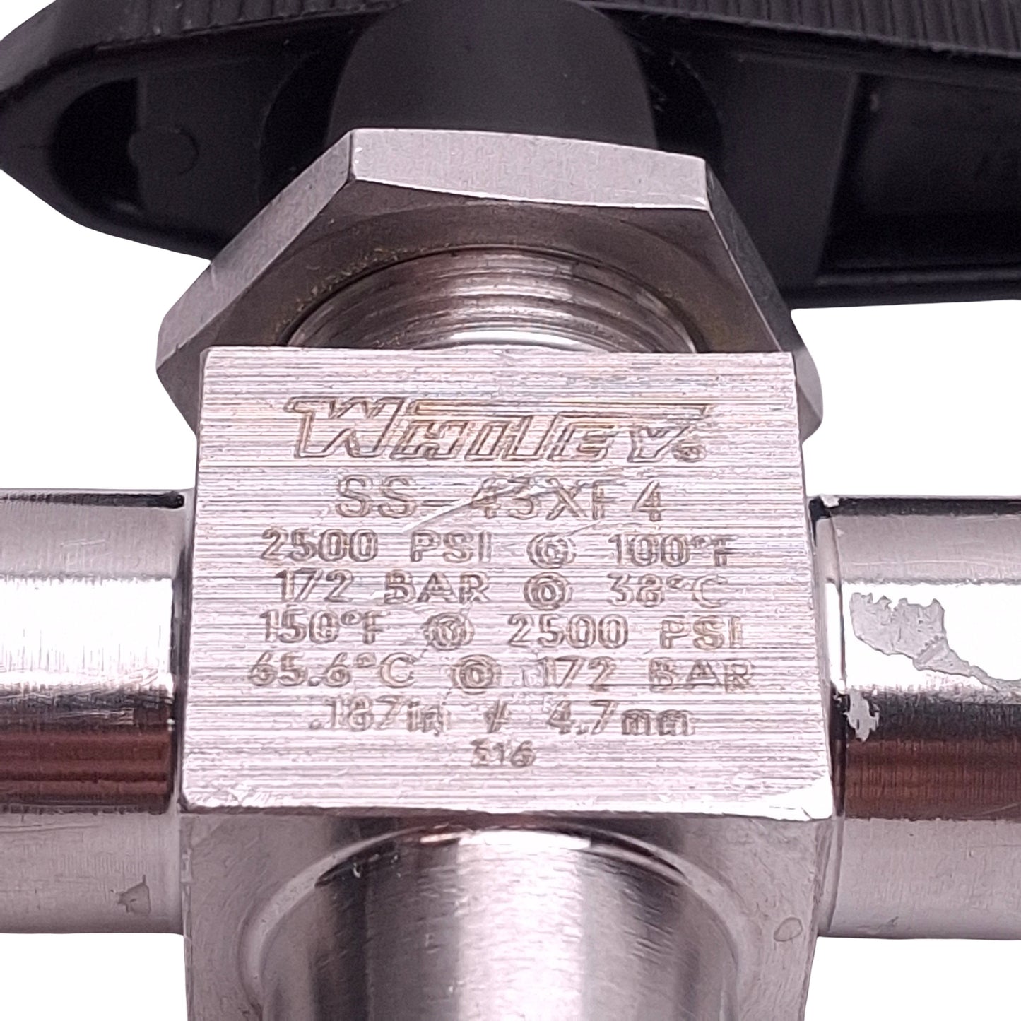 Used Whitey SS-43XF4 Stainless Steel Ball Valve, 3-Way, 1/4in Female NPT, 2500psi Max