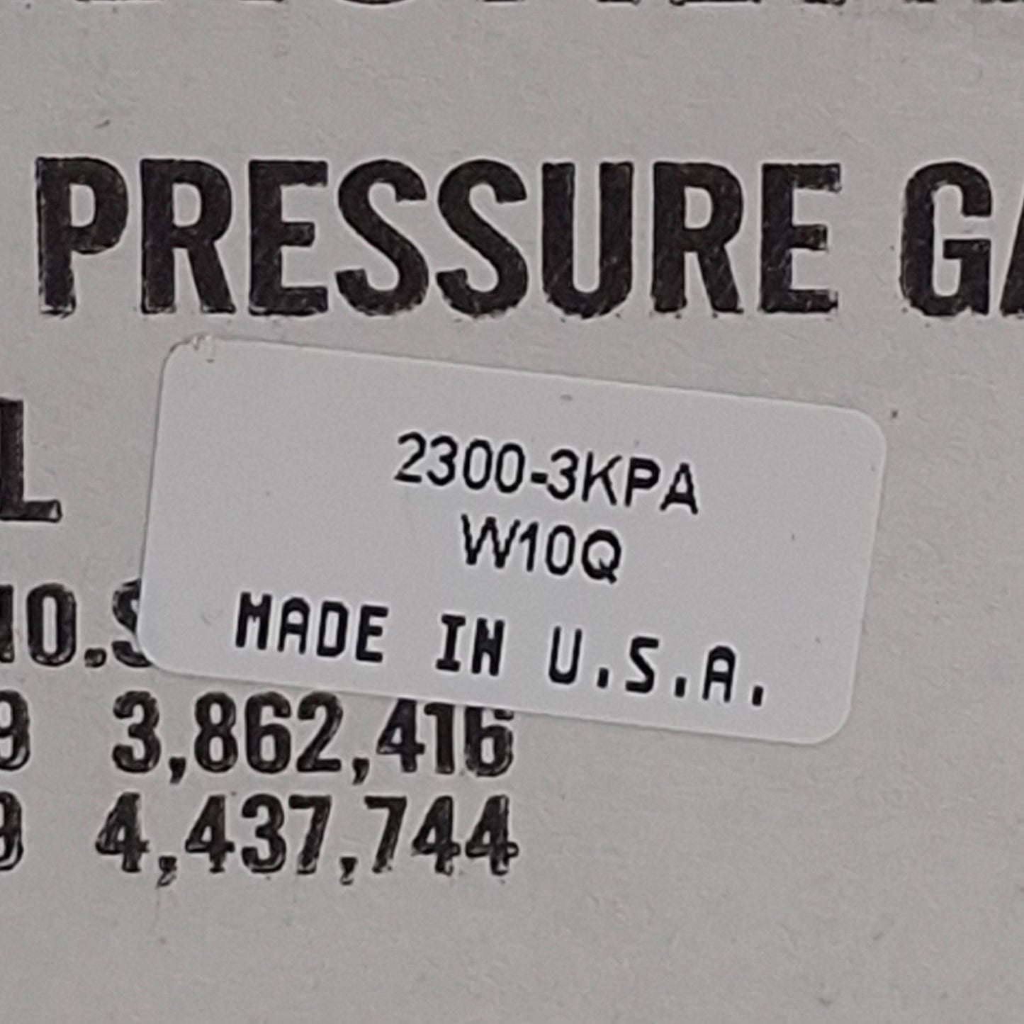 New Dwyer 2300-3KPA Differential Pressure Gauge, 1.5-0-1.5kPa, 1/8in NPT, 100kPa Max