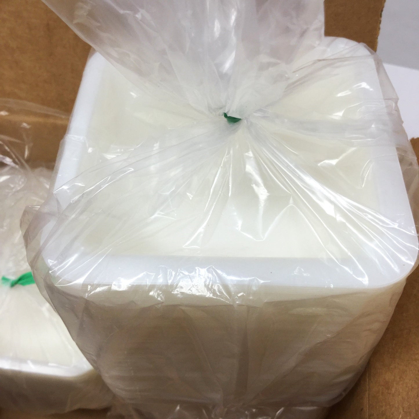 New – Open box Lot of 375 VWR 12577-027 Disposable Weighing Dishes, Medium, Polystyrene, 100mL