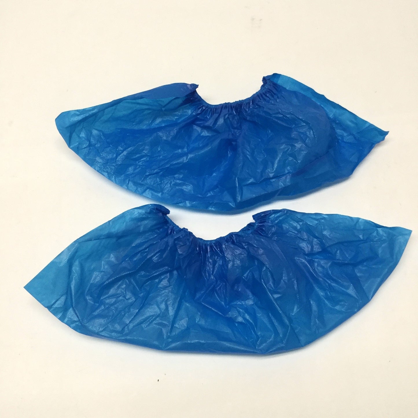 New – Open box Case of 900+ VWR 76088-560 Basic Industrial Protection Shoe Covers, CPE, Blue