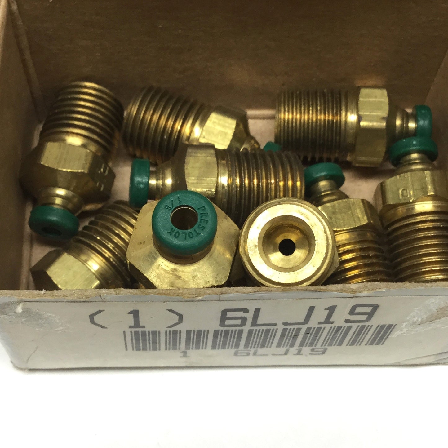 New – Open box Lot of 10 Parker 68PLP-2-4 Prestolok Push-in Fittings, 1/4" NPT to ⌀1/8" Tube