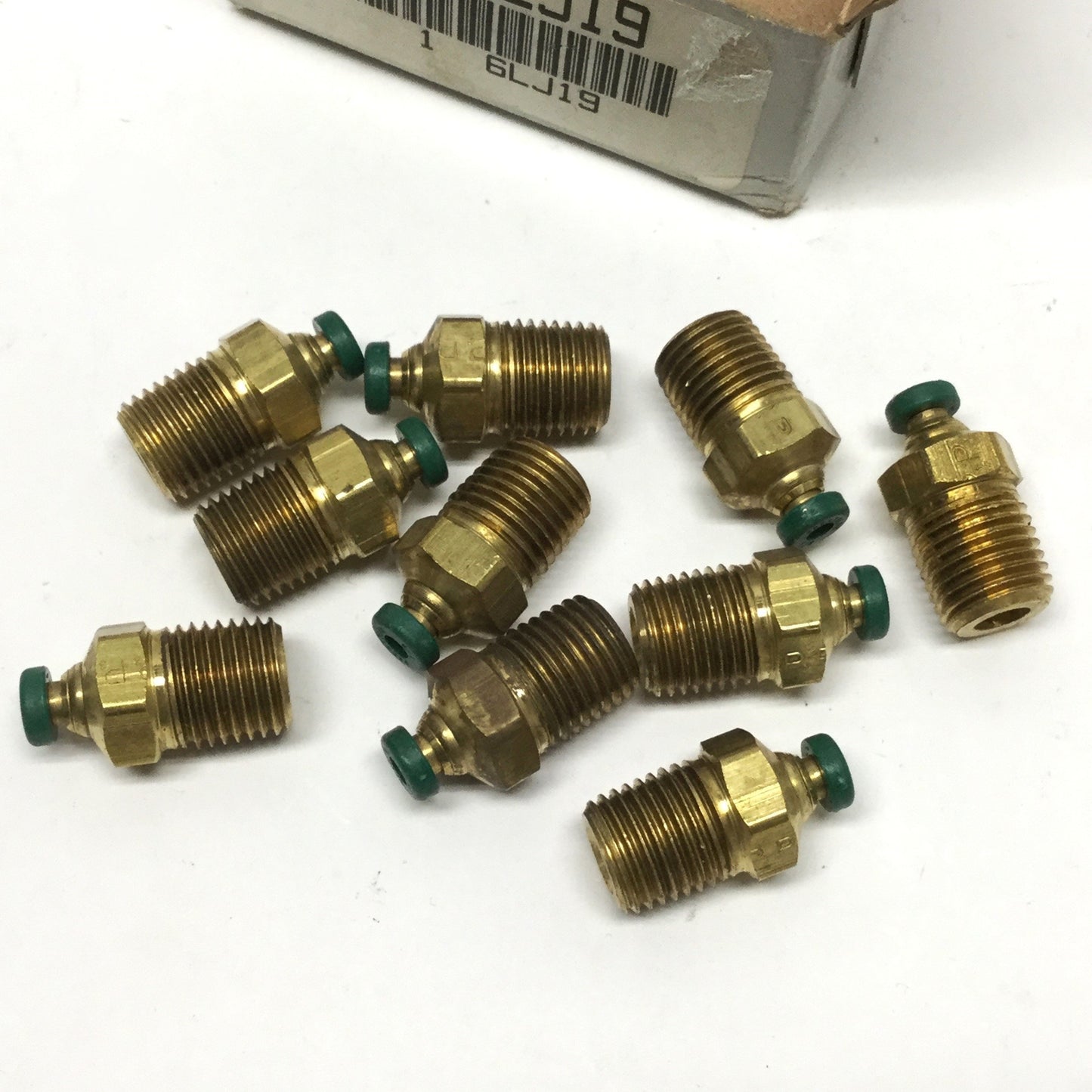 New – Open box Lot of 10 Parker 68PLP-2-4 Prestolok Push-in Fittings, 1/4" NPT to ⌀1/8" Tube