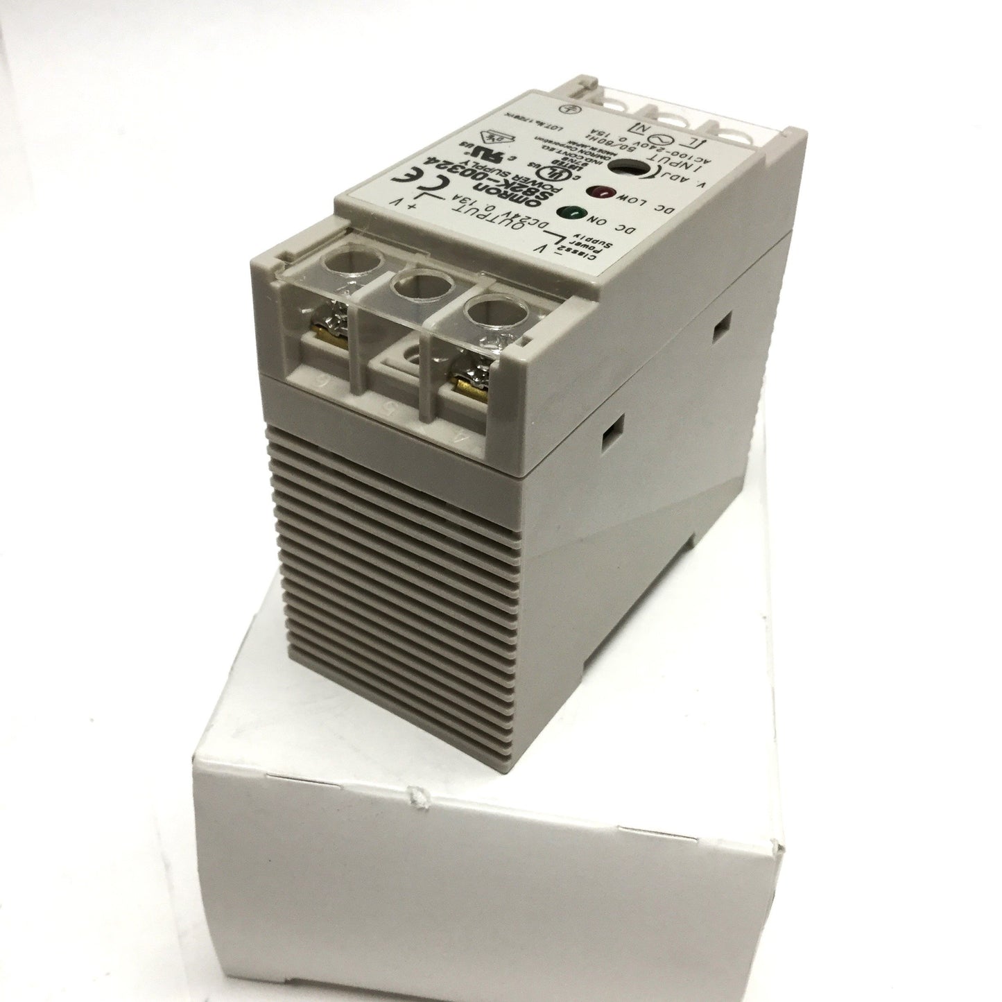 New – Open box Omron S82K-00324 DIN Rail Power Supply, 100-240VAC In, 0.13A 24VDC 3.1W Out