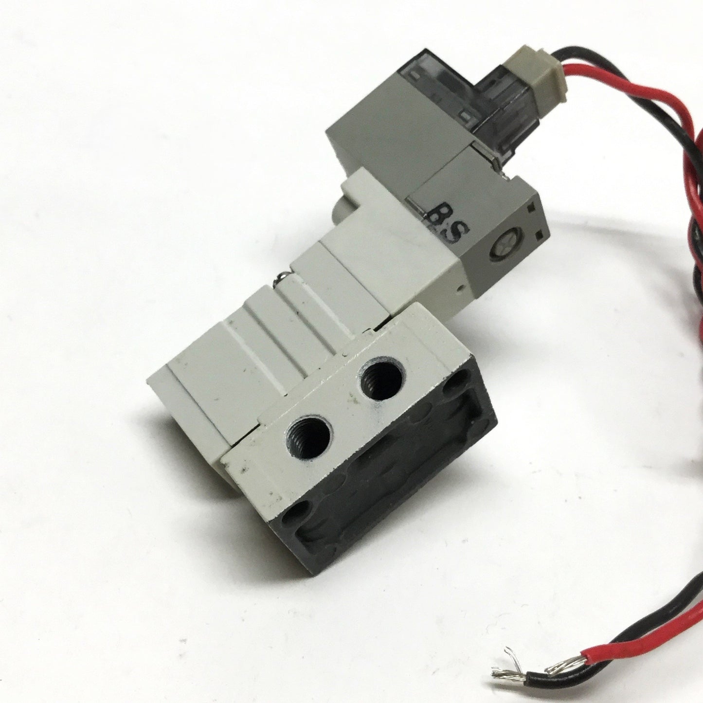 Used SMC SYJ3140-5LOZ-M5 Solenoid Valve, 5-Port 2-Position, 0.7MPa, M5 Ports, 24VDC