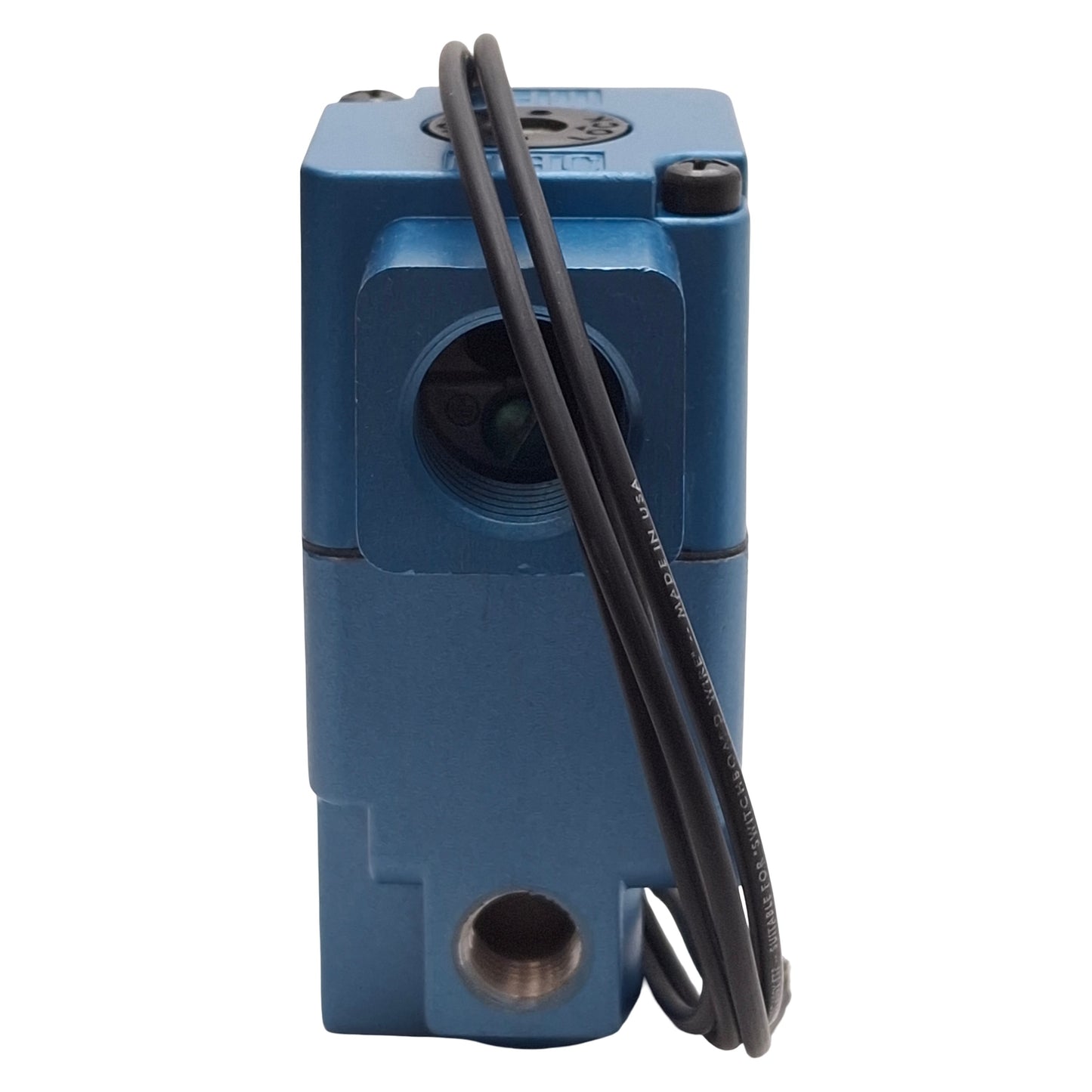 New – Open box Mac 225B-111CAAA Solenoid Valve, 3/2-Way, Vac~150psi, 1/4NPT, 120VAC/24VDC Coil
