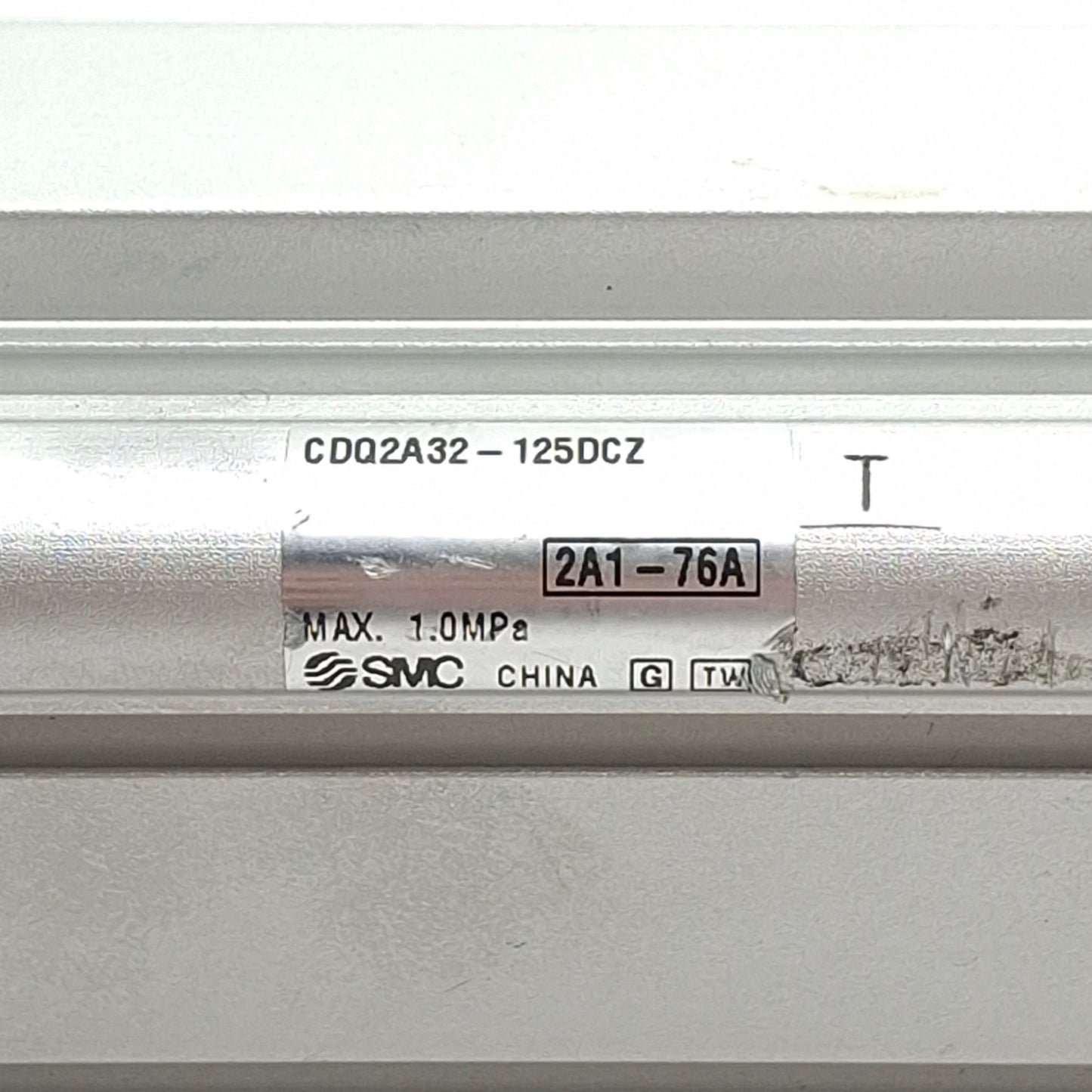 Used SMC CDQ2A32-125DCZ Double Action Pneumatic Compact Cylinder, Stroke: 125mm