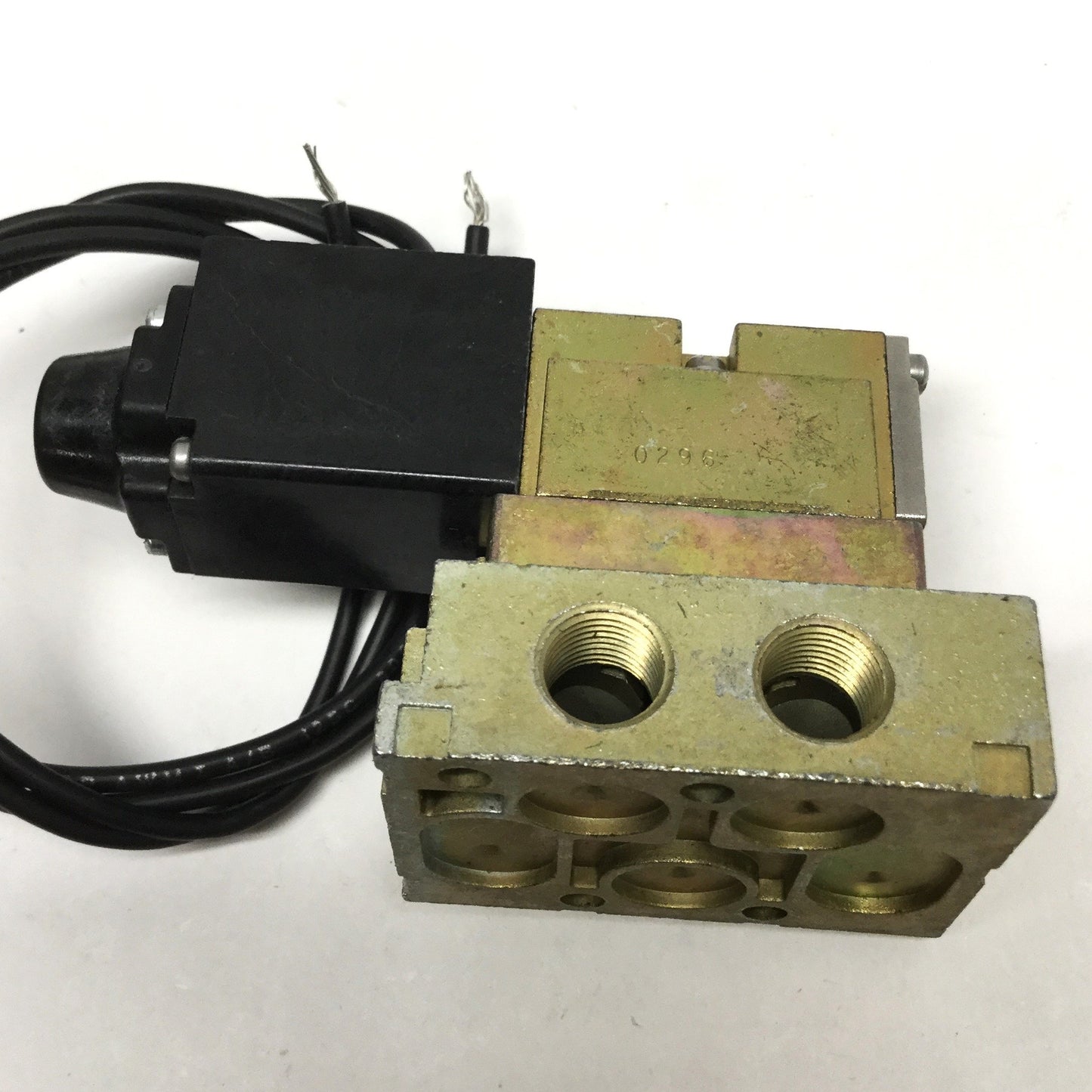 New – Open box Numatics 031SA446B Solenoid Valve, 5-Port 2-Position, G1/8 Ports, 24VDC Coil
