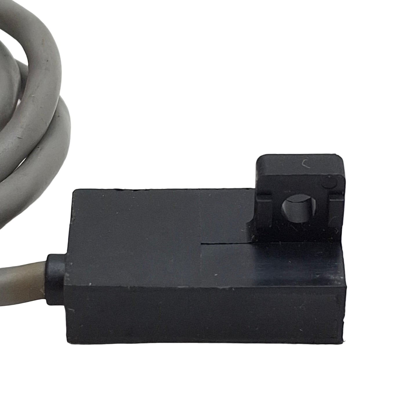 New – Open box SMC D-F79W Solid-State Auto Switch, NPN, 5/12/24VDC, 40mA, 3-Wire Leads, 0.5m