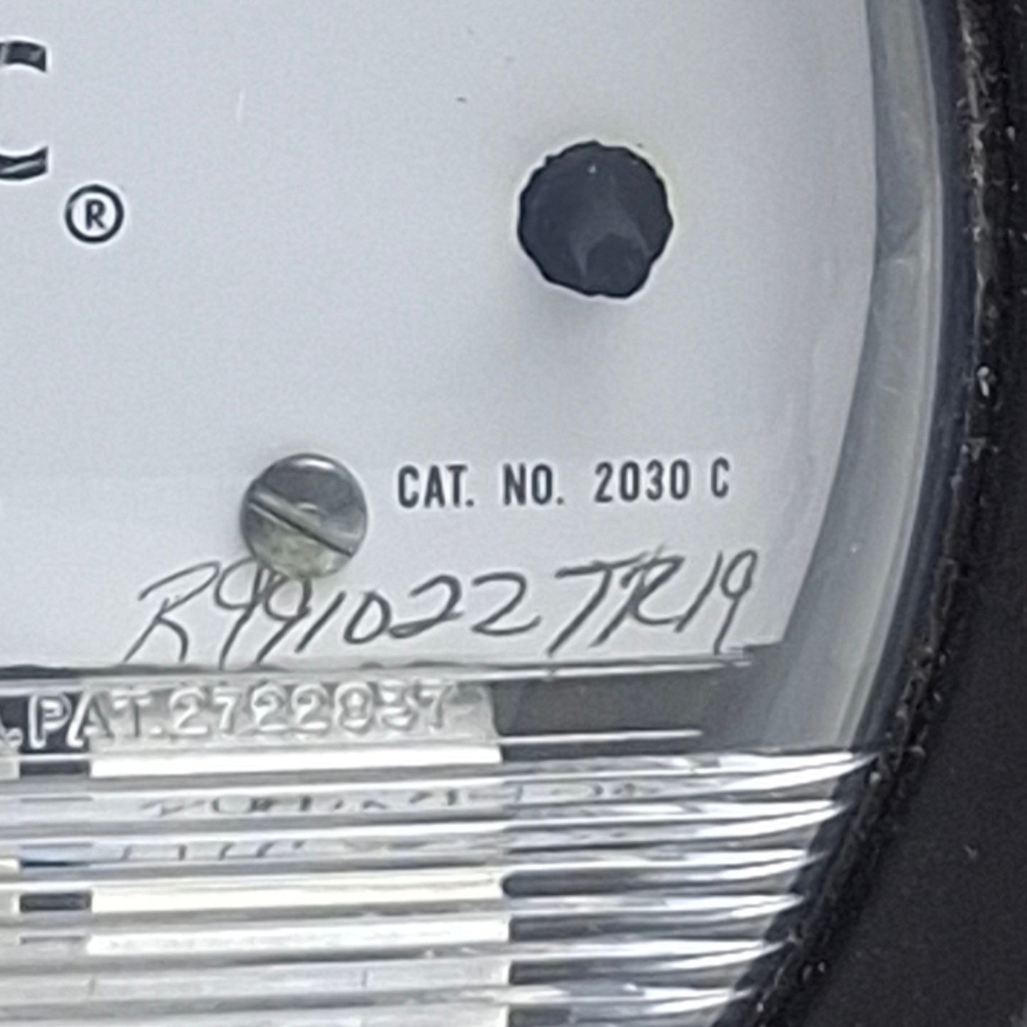 Used Dwyer 2030C Magnehelic Differential Pressure Gauge, 0-30in Water, 15psi, 1/8NPT