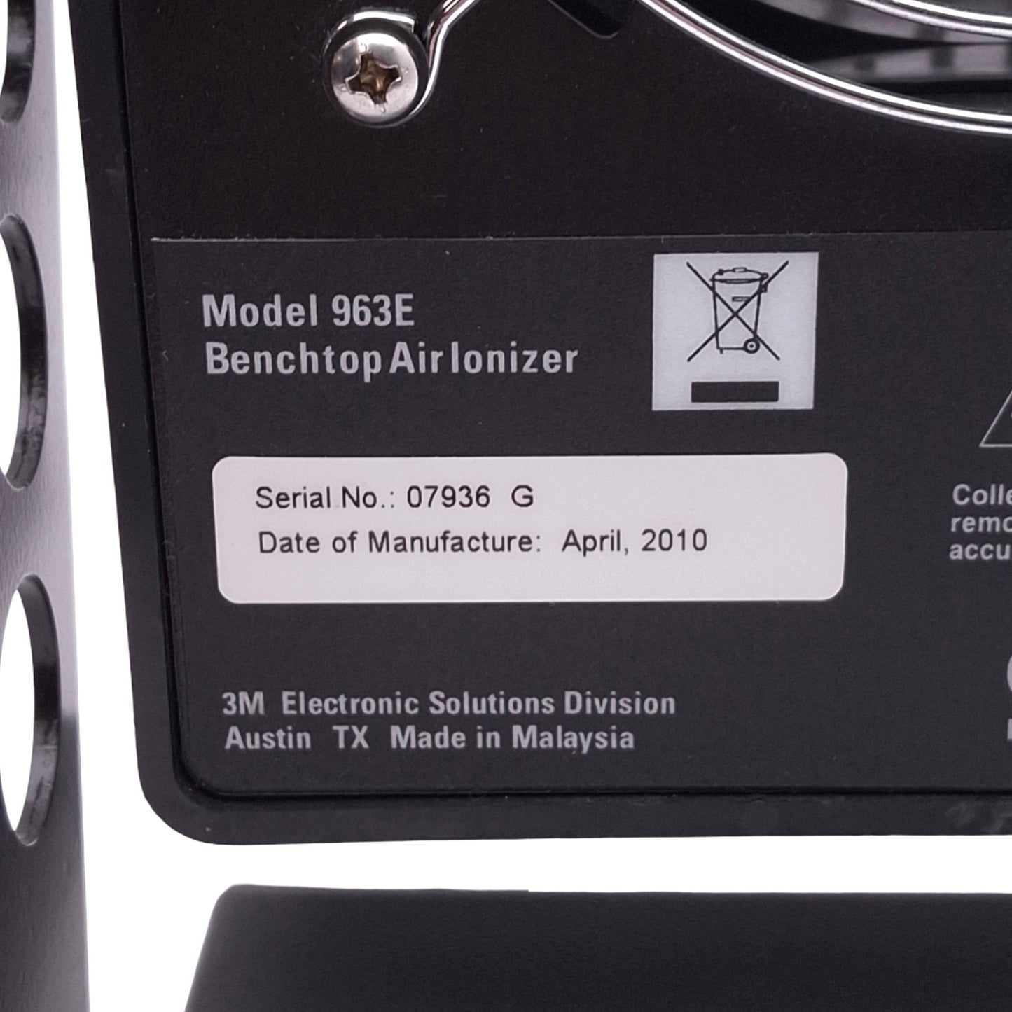 Used 3M 963E Benchtop Air Ionizer, 2-Speed, 112cfm, +-1000V~+-100V, 24VDC 10W