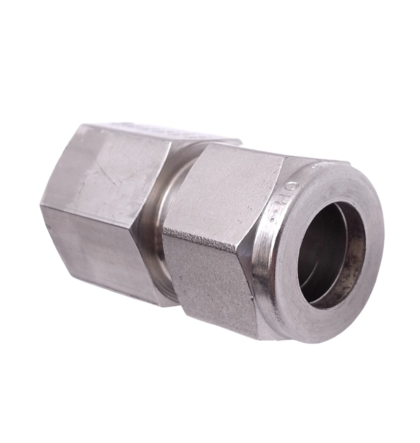 Used SSP ISSD8FC6 Duolok Tube Fitting Adapter, 1/2in OD to 3/8in NPT, 2450psi
