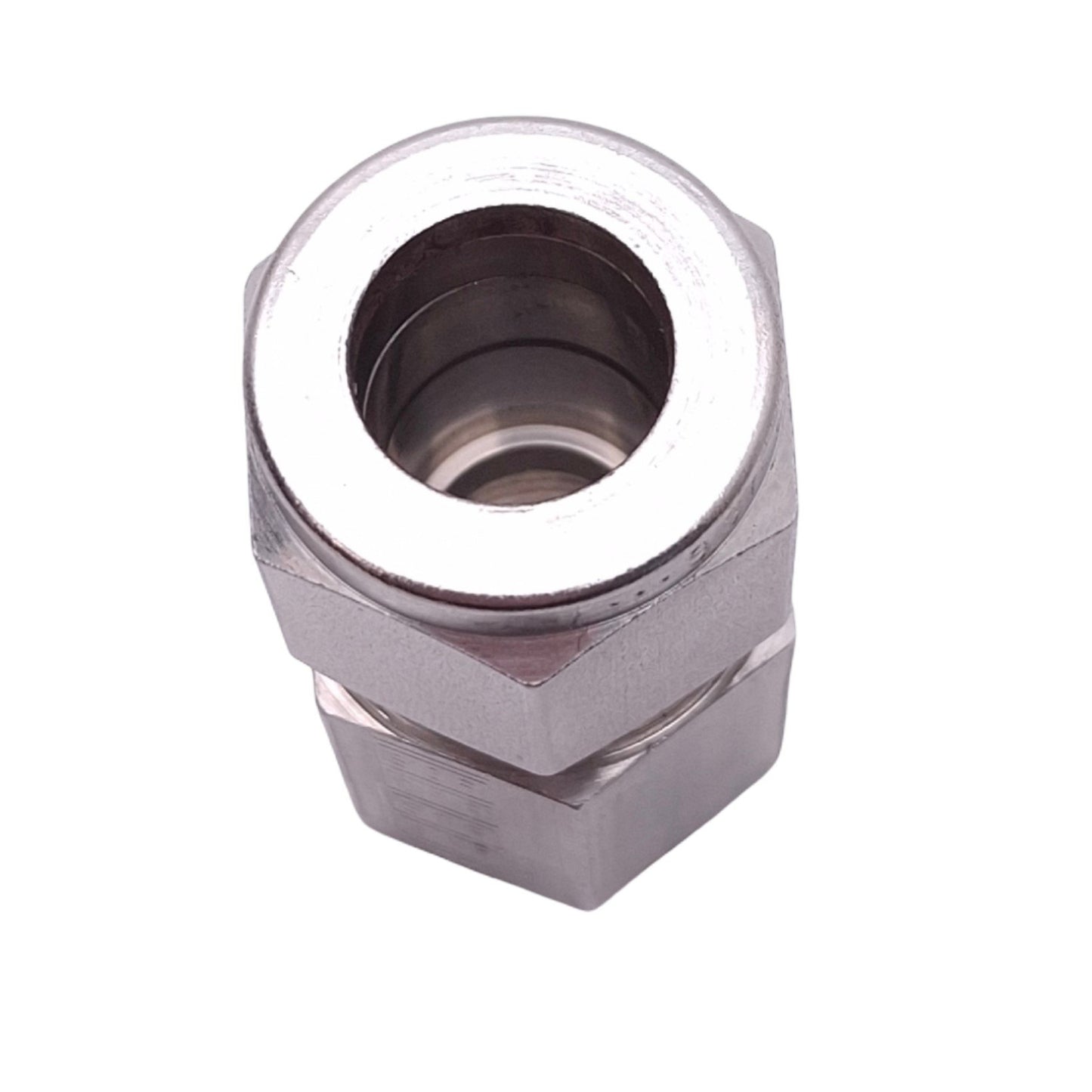 Used SSP ISSD8FC6 Duolok Tube Fitting Adapter, 1/2in OD to 3/8in NPT, 2450psi