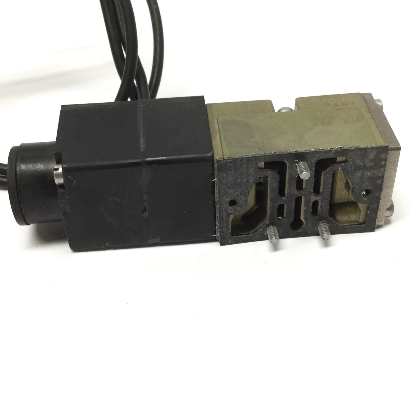 Used Numatics 031SA400B Pneumatic Solenoid Valve, 5-Port 2-Position, 150psi, 24VDC