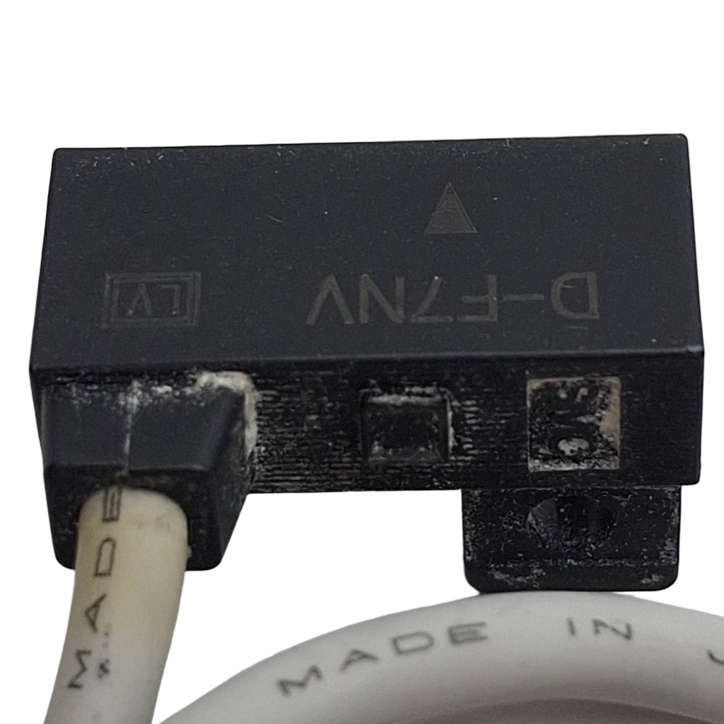 Used SMC D-F7NVSAPC Solid-State Auto Switch, NPN, 4.5-28VDC 10mA, 3-Pin M8 Male, 0.5m