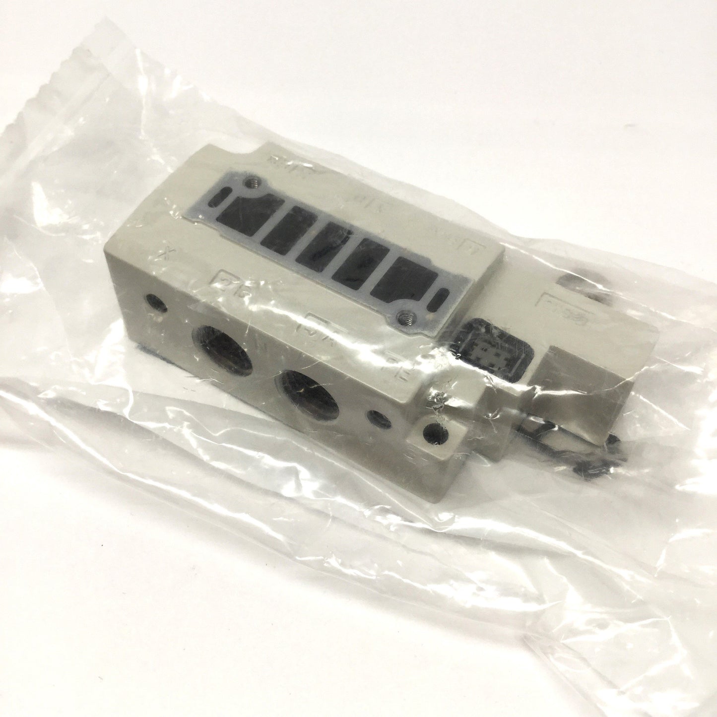 New SMC SY50M-27-1-WO-02N SY5000 Valve Sub-Plate Assembly, Side Ported, 1/4" NPT