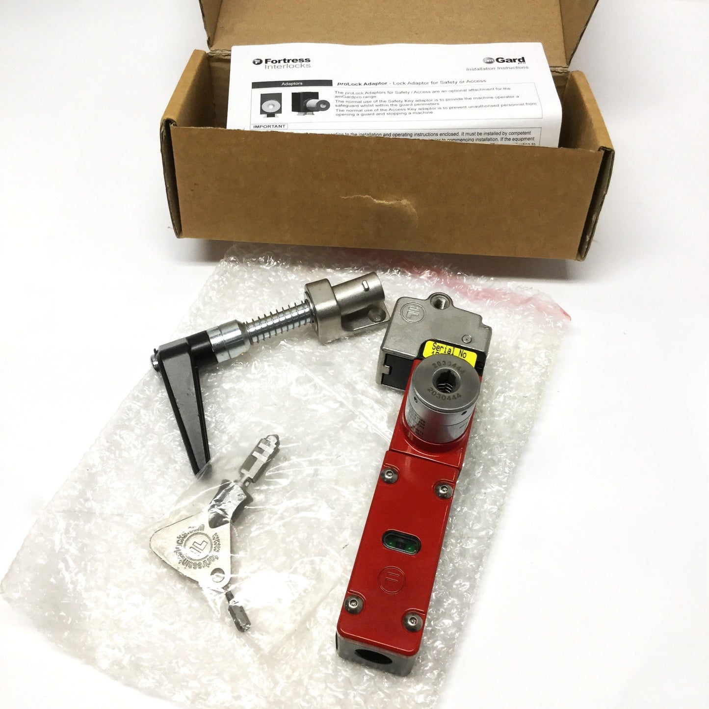 New – Open box Fortress MA2M6SKL11ST403 Safety Keyed Interlock Switch 2NC-1NO 24V *Green LEDs*