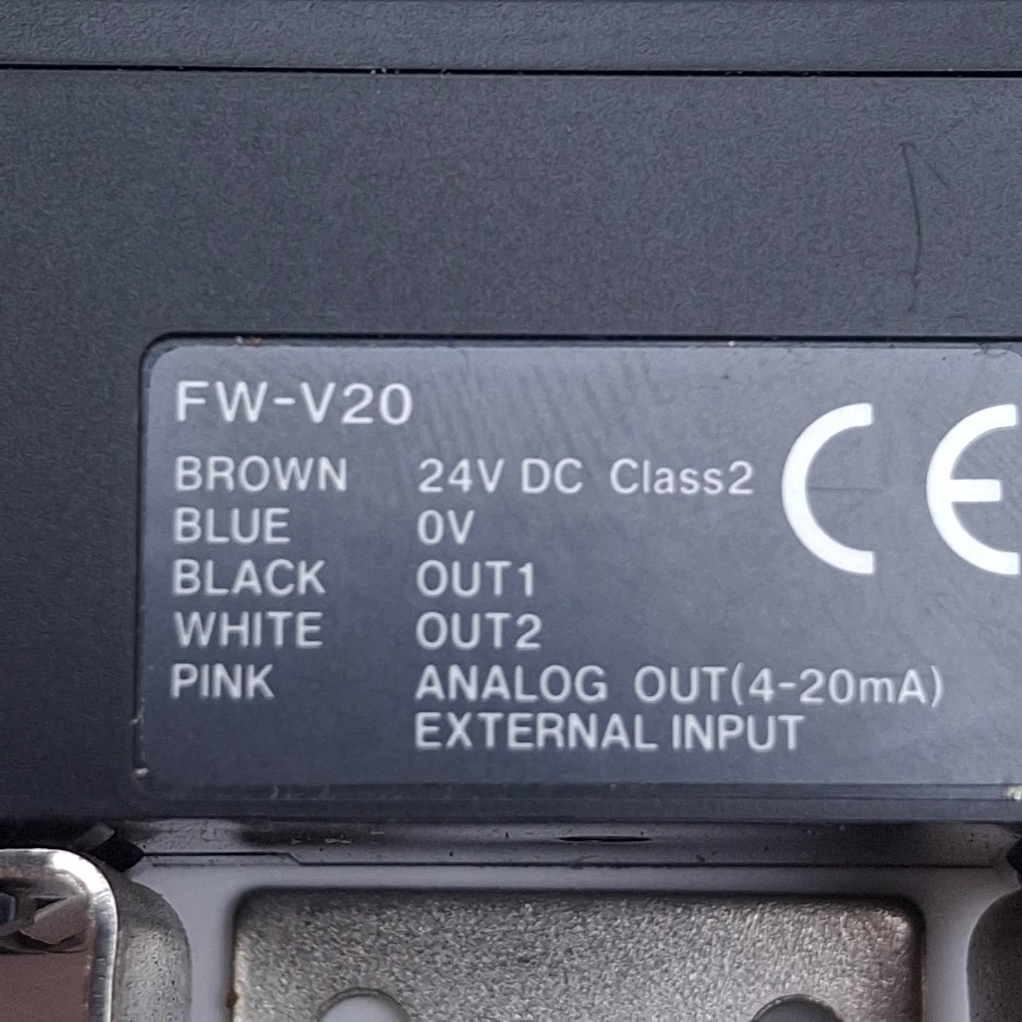 Used Keyence FW-V20 Amplifier Unit 24VDC In, 4-20mA Analog Out, NPN, 7ft Cable
