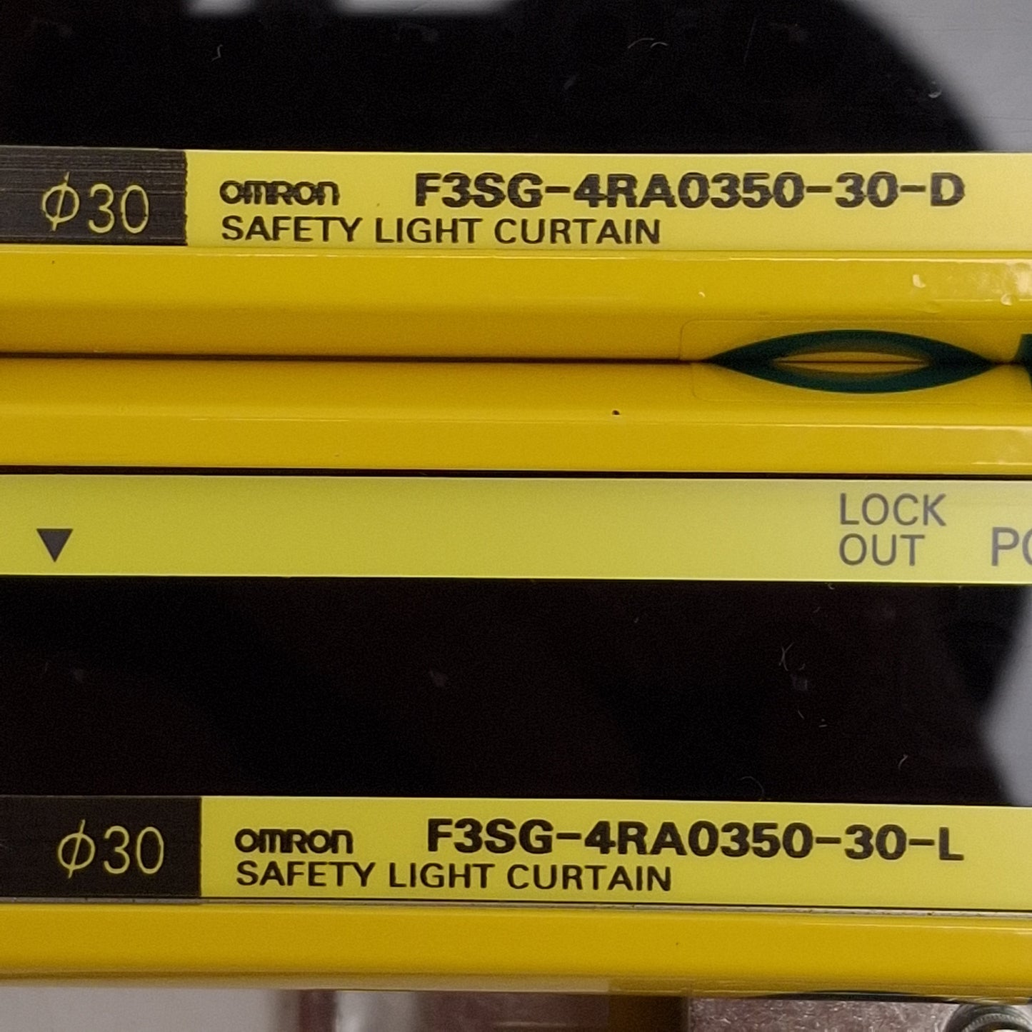 Used Omron F3SG-4RA0350-30 Safety Light Curtain, ø30 x 350mm Protection 0.3-20m 24VDC
