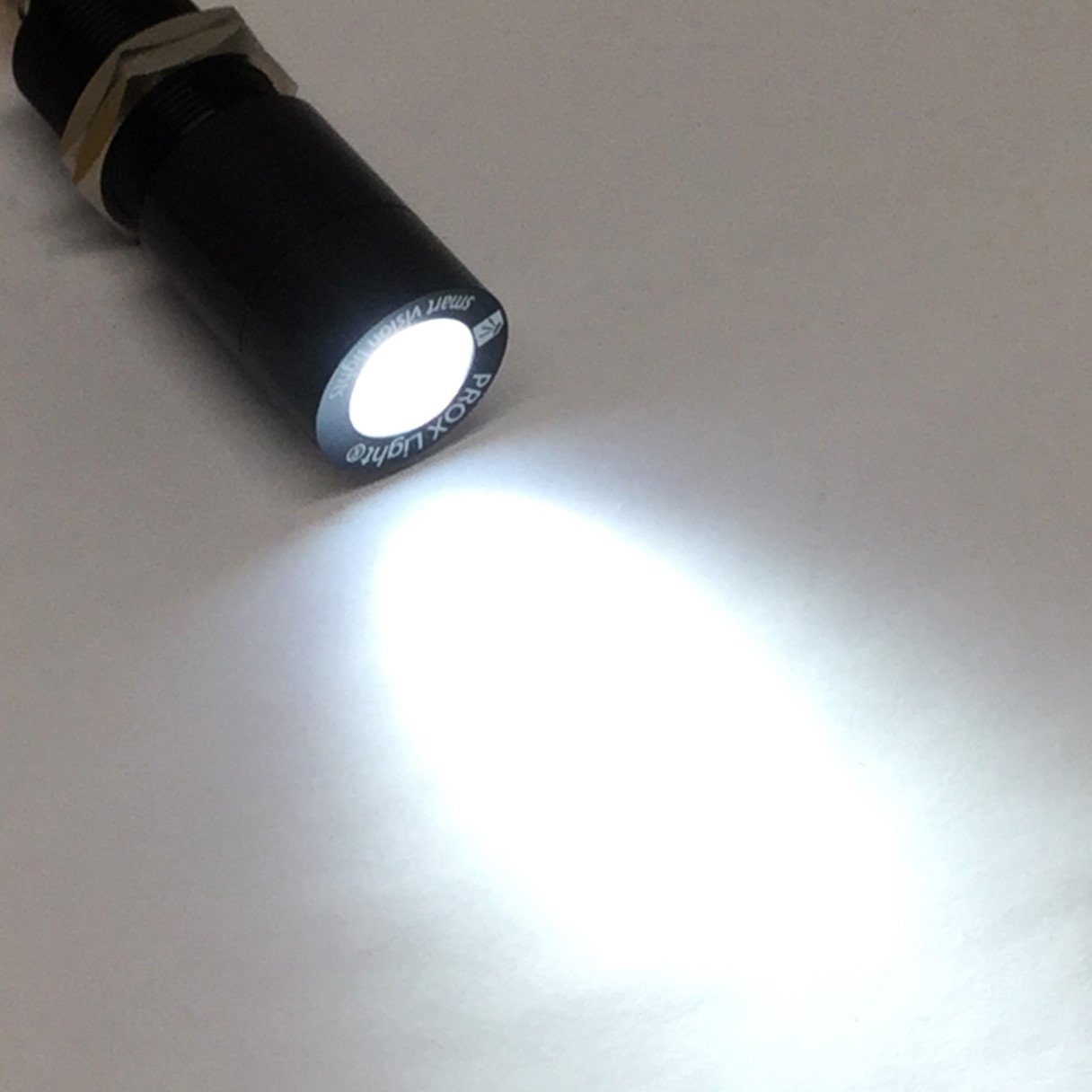 Used Smart Vision SX30-WHI PROX Spot Light, White LED, 24VDC, M30 x 1.5, 5-Pin M12