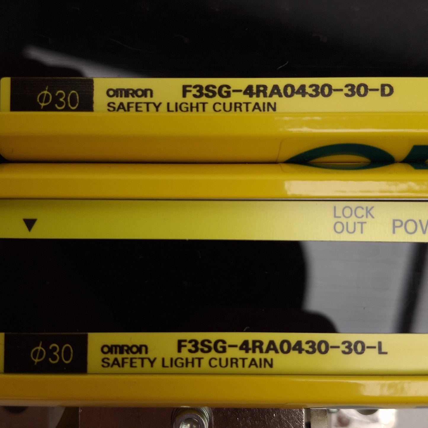 Used Omron F3SG-4RA0430-30 Safety Light Curtain, ø30 x 430mm Protection 0.3-20m 24VDC