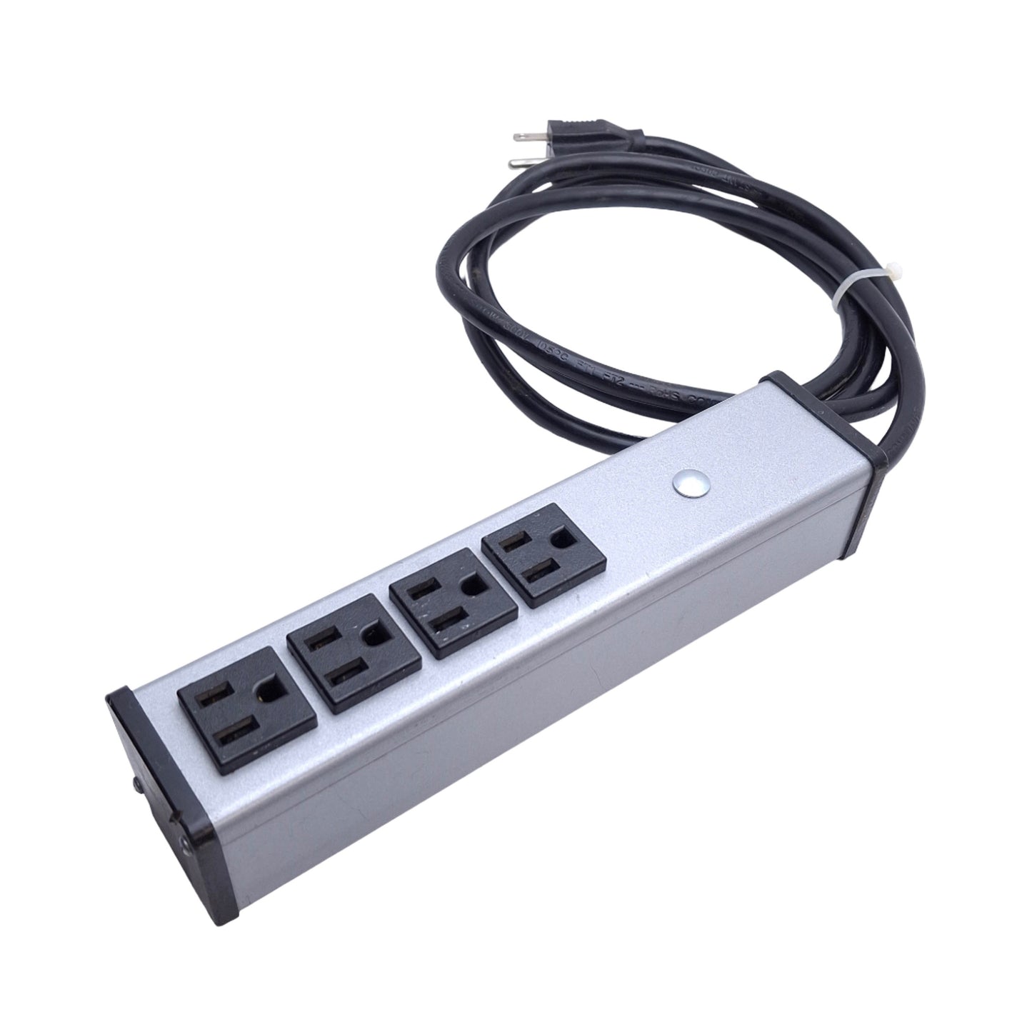 Used Wiremold UL101BC Plug-In Outlet Center Unit, 4-Outlets, 120VAC 15A, NEMA5-15