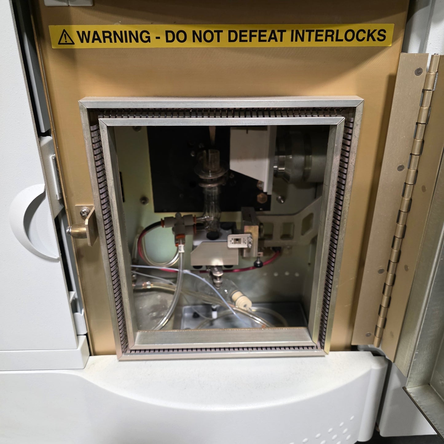 Used Perkin Elmer N0770797 Optima 7300V Optical Emission Spectrometer 40MHz, 240VAC