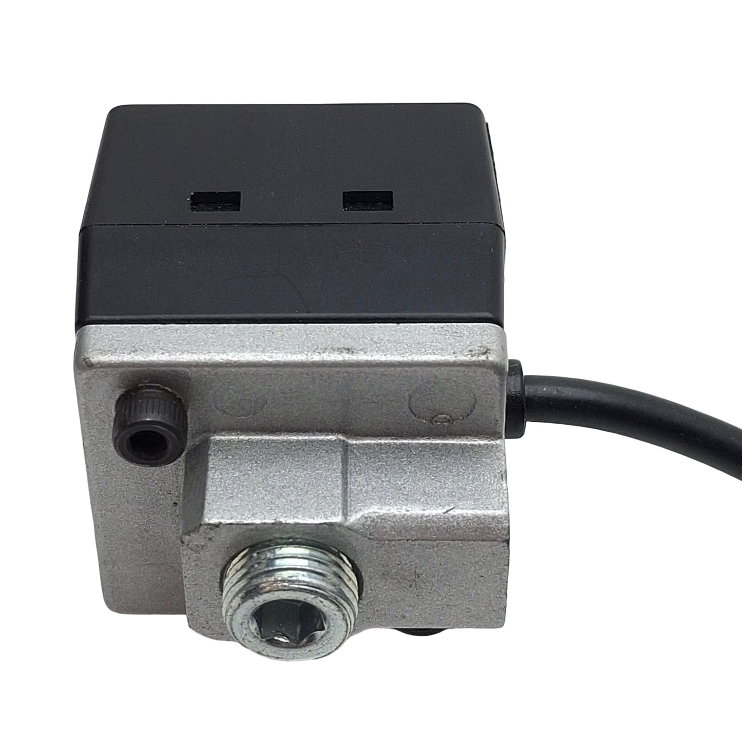 Used Keyence AP-21A Digital Pressure Sensor, NPN, 12-24VDC, 0~-14.5psi Range, Rc1/8