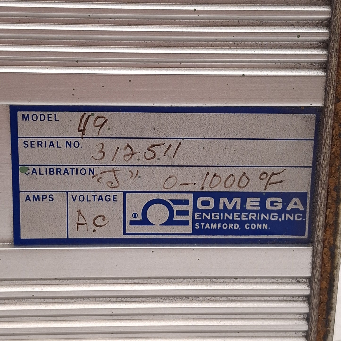 Used Omega Model 49 Proportioning Control, Type-J, 0-1000°F, 1/4 DIN, 120/208/240VAC
