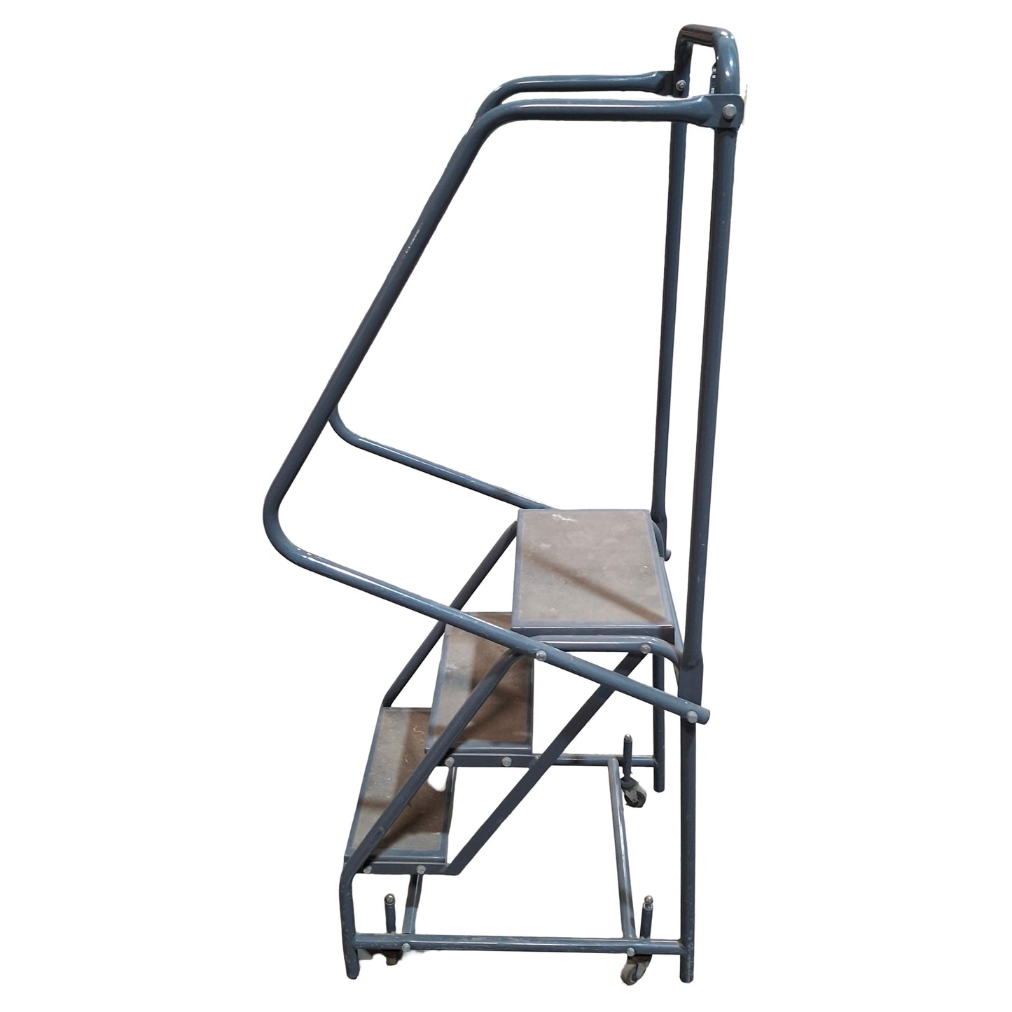 Used Ballymore Steel Safety Ladder, 3-Steps, 16.25in L x 7in W Steps, 10in W Top Step
