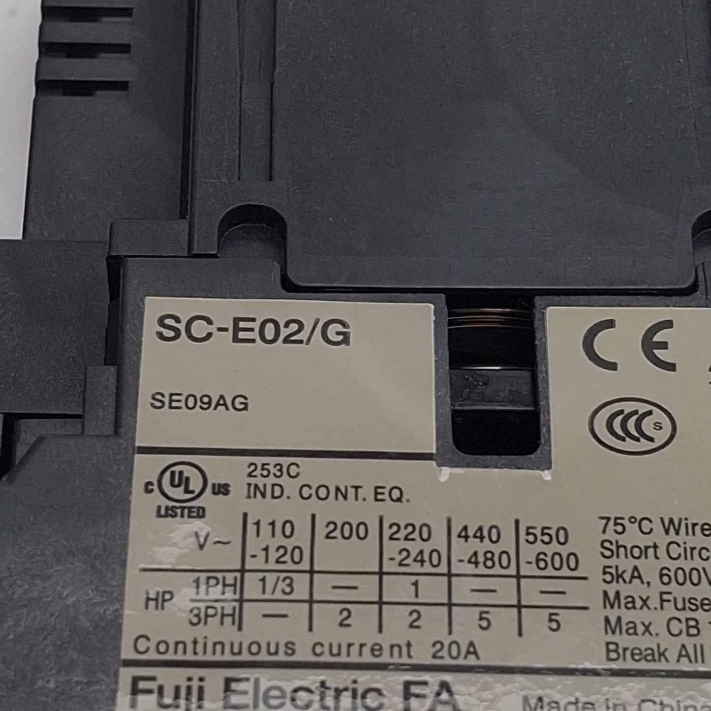 Used Fuji Electric SC-E02/G-24VDC Contactor, 3-Pole 3NO, 9A 600VAC, 24VDC Coil