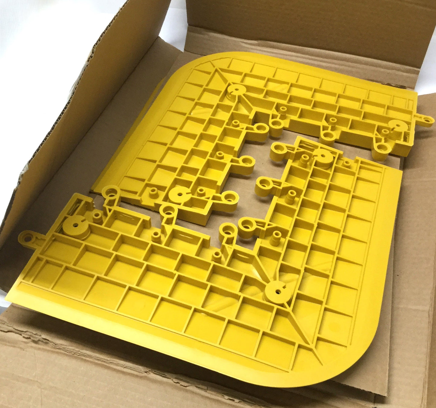 New – Open box Box of 4 Uline H-9392 ErgoDeck Corner Ramp Edge, Yellow PVC, 7/8" x 6" x 15"x15"