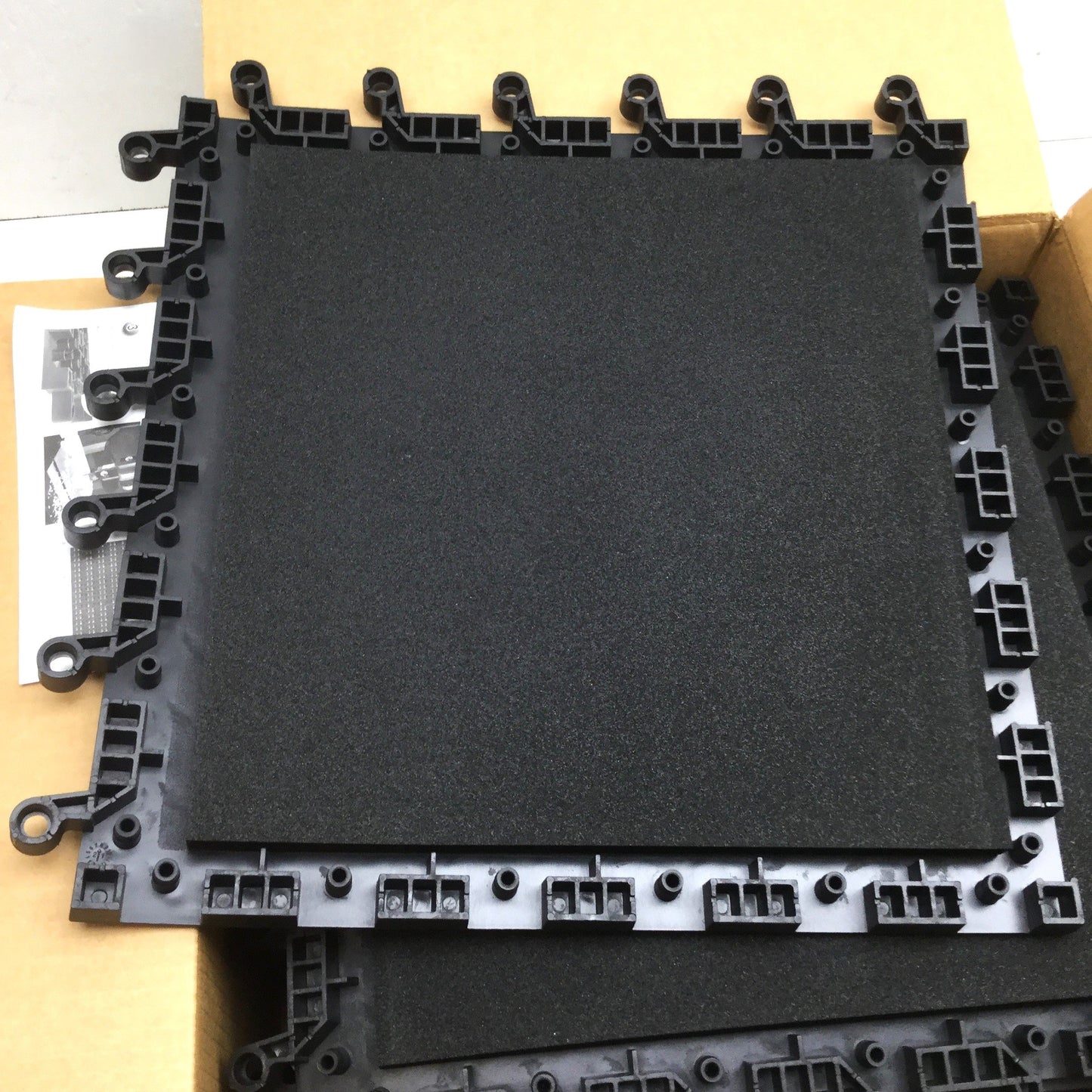 New Box of 10 Wearwell 599.78x18x18BK ErgoDeck MAX Diamond-Plate Mat Tiles 18" x 18"