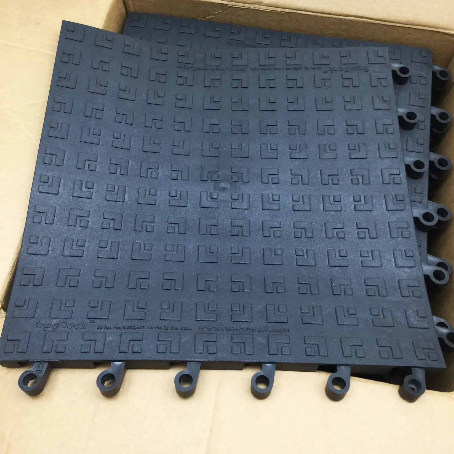 New Box of 10 ULINE H-9389 Wearwell ErgoDeck Solid Interlocking Mat Tiles 18" x 18"