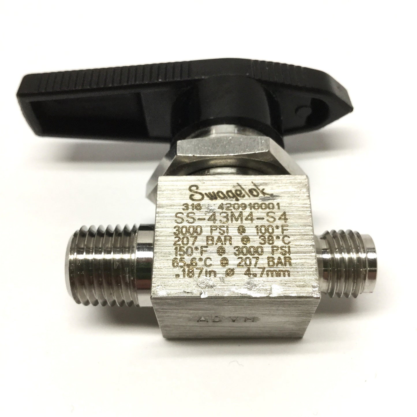 Used Swagelok SS-43M4-S4 316 Stainless Ball Valve 1/4" NPT x 1/4" Tube Fitting