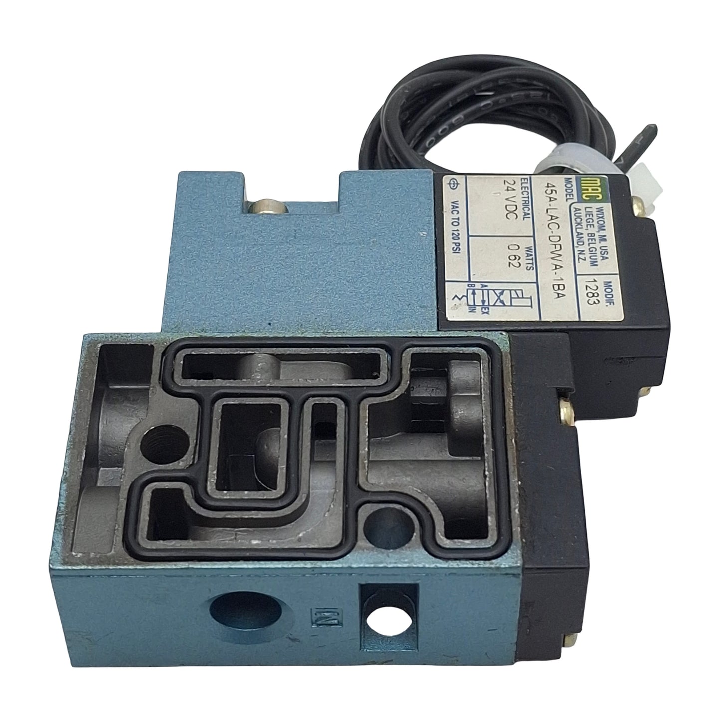 Used Mac 45A-LAC-DFWA-1BA Solenoid Valve, 4/2-Way, 1/8in NPT, vac-120psi, 24VDC Coil